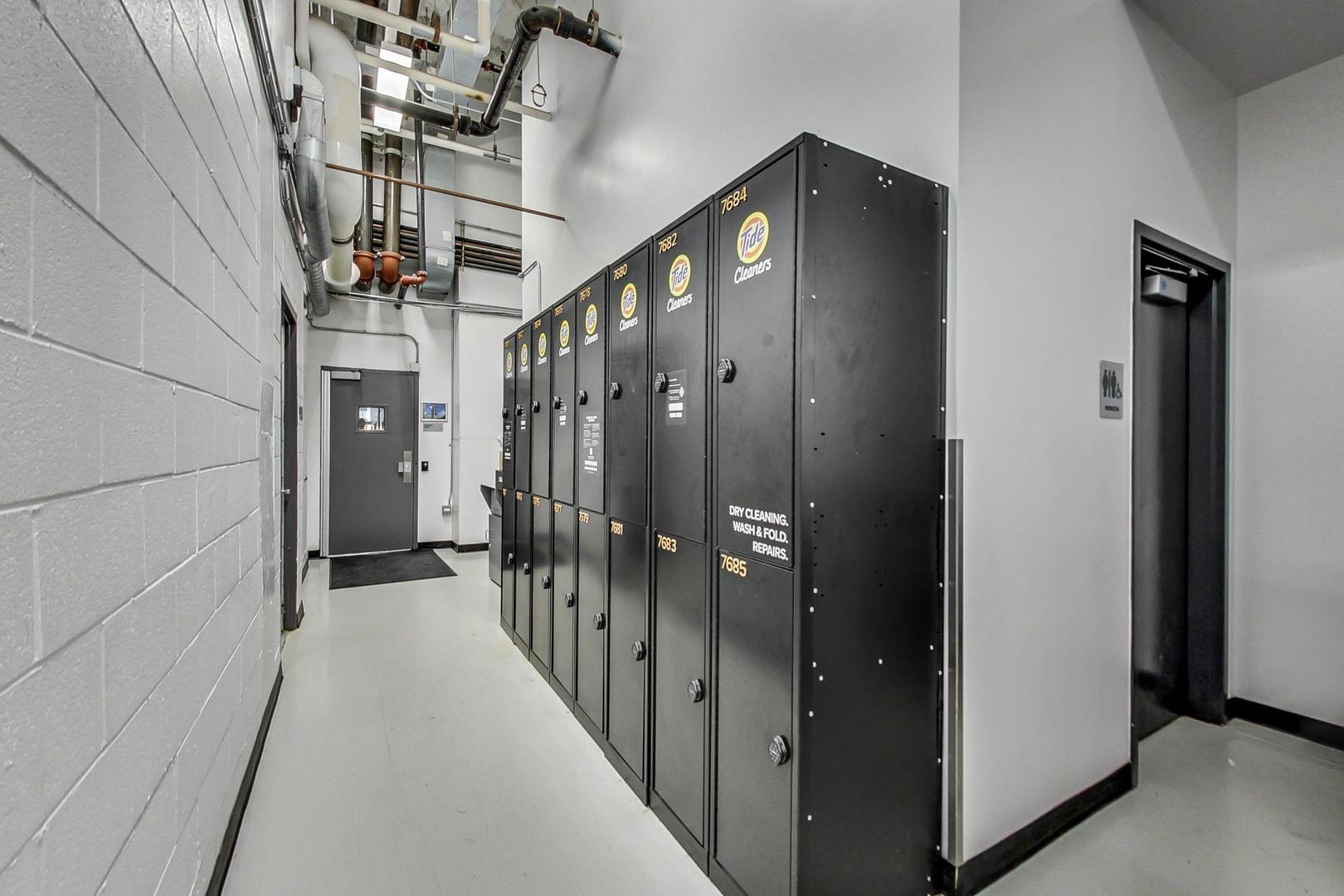 235 W VAN BUREN Street Unit: 2017