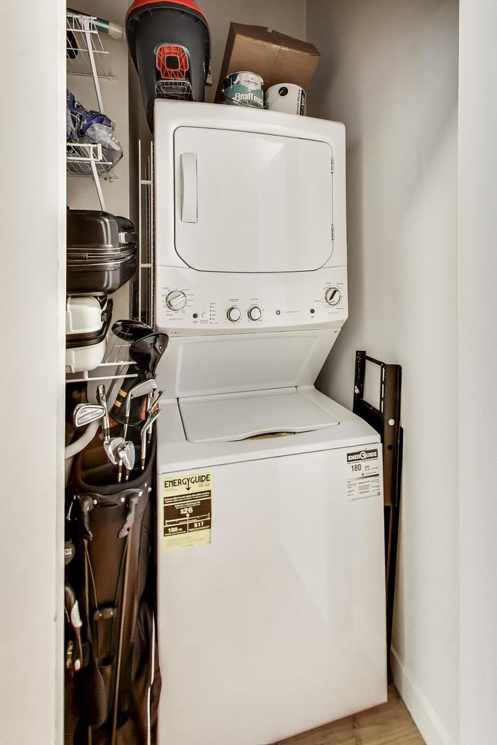 235 W VAN BUREN Street Unit: 2017