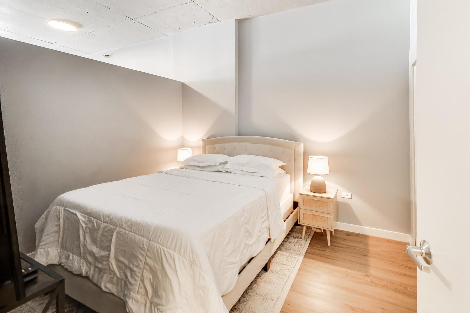 235 W VAN BUREN Street Unit: 2017