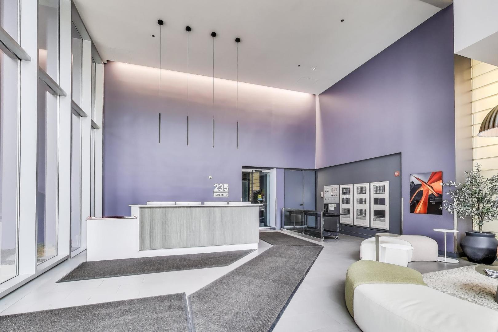 235 W VAN BUREN Street Unit: 2017