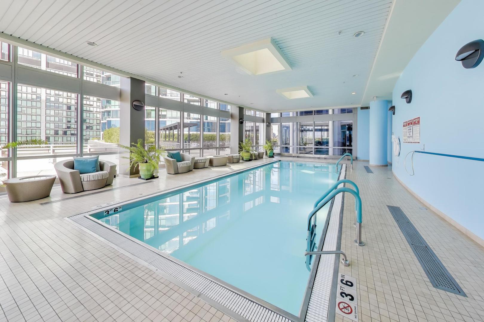 1211 S Prairie Avenue Unit: 2003