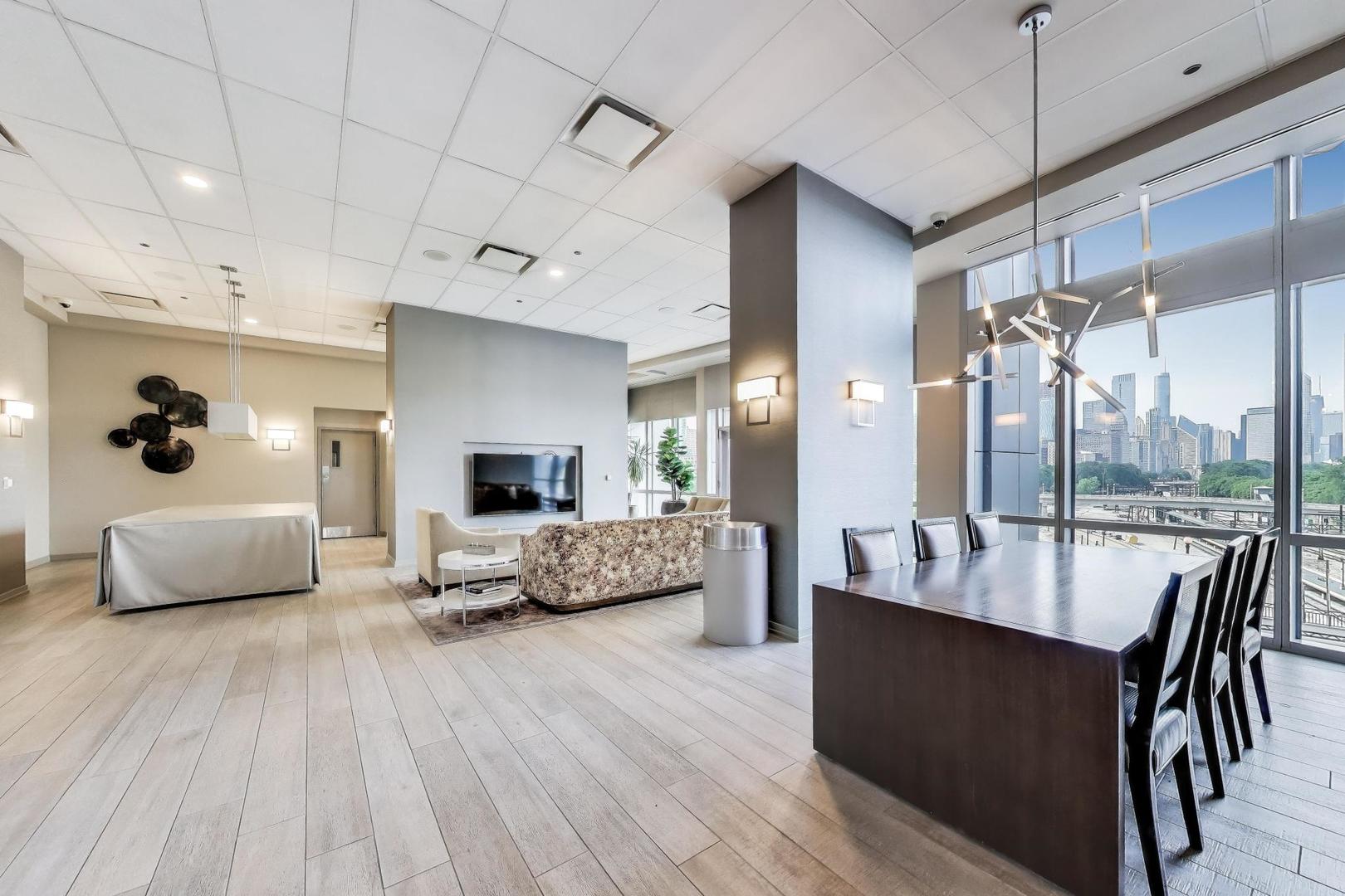 1211 S Prairie Avenue Unit: 2003