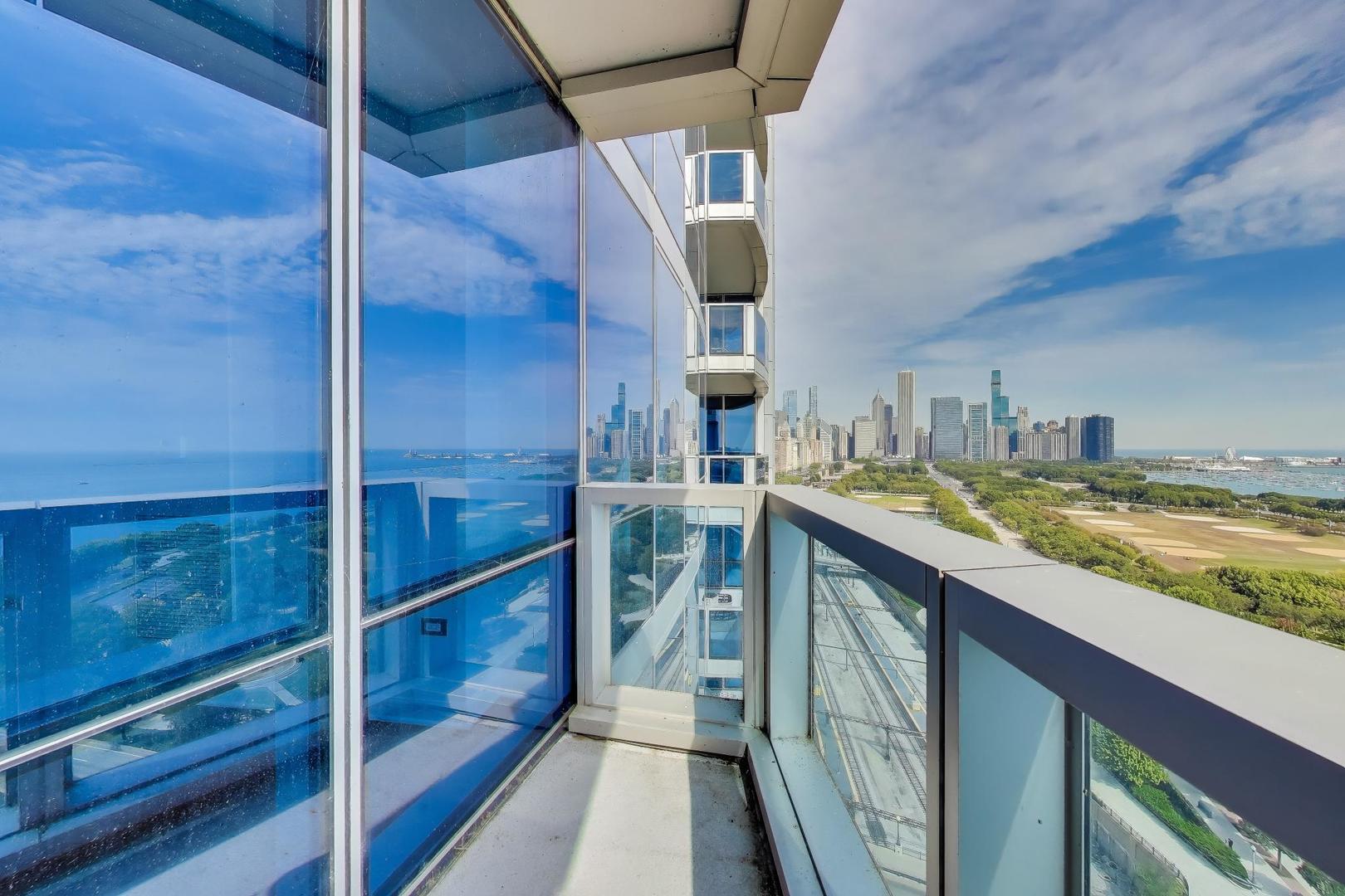 1211 S Prairie Avenue Unit: 2003