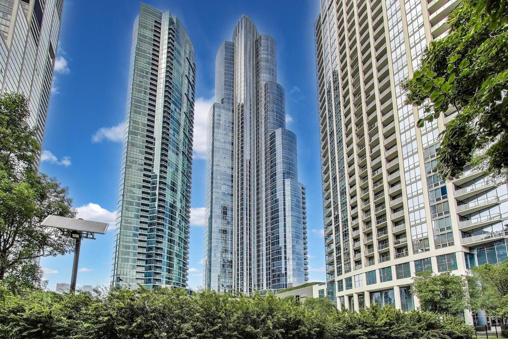 1211 S Prairie Avenue Unit: 2003