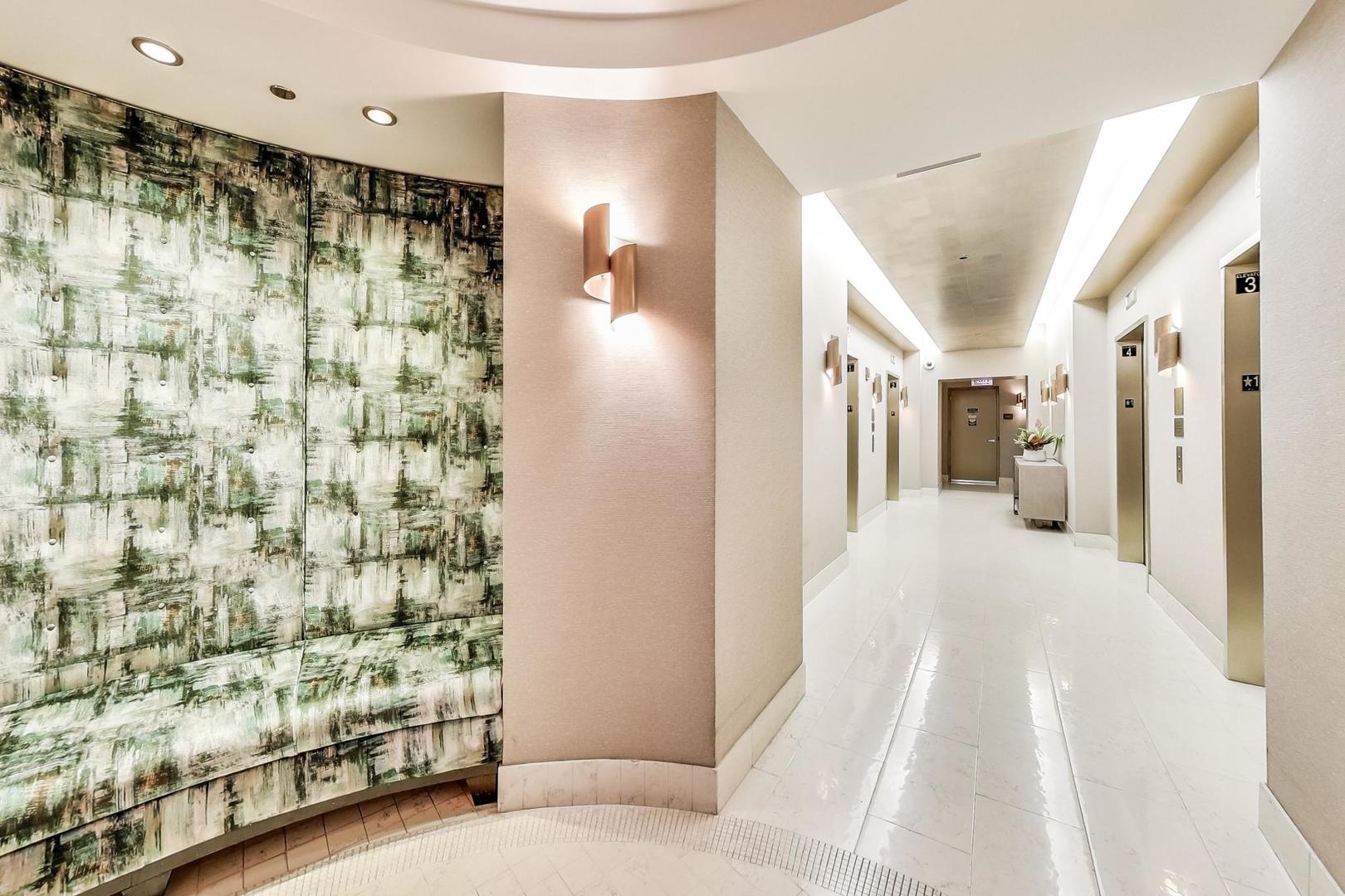 1211 S Prairie Avenue Unit: 2003