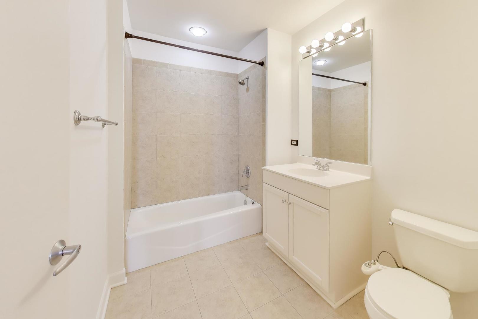 1211 S Prairie Avenue Unit: 2003