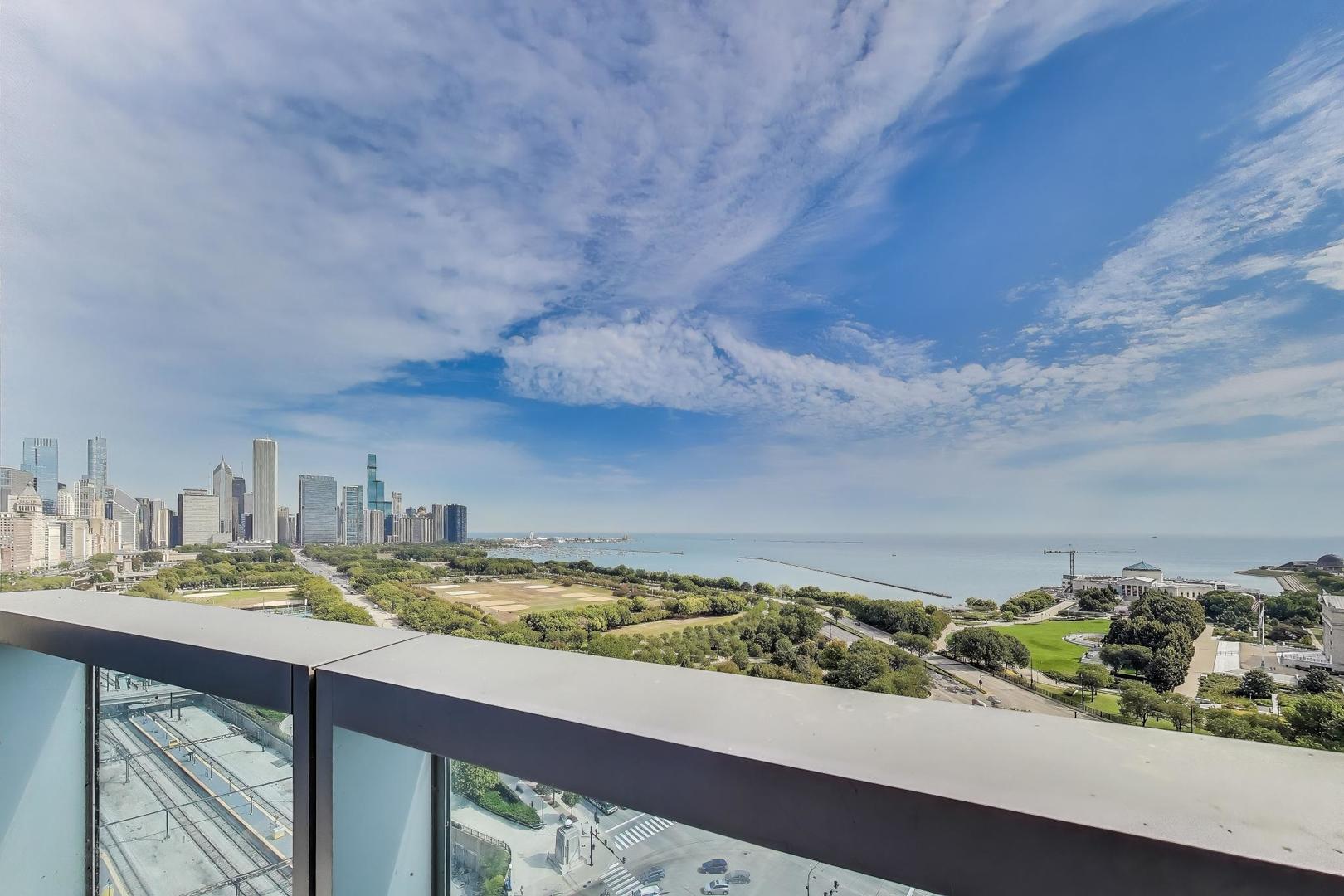 1211 S Prairie Avenue Unit: 2003