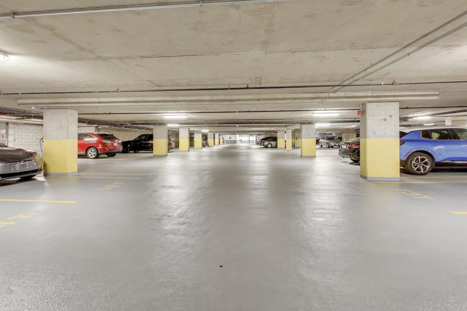 1211 S Prairie Avenue Unit: 2003