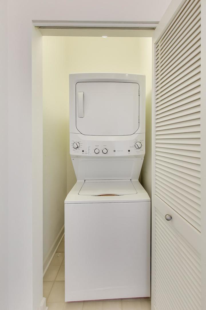 1211 S Prairie Avenue Unit: 2003