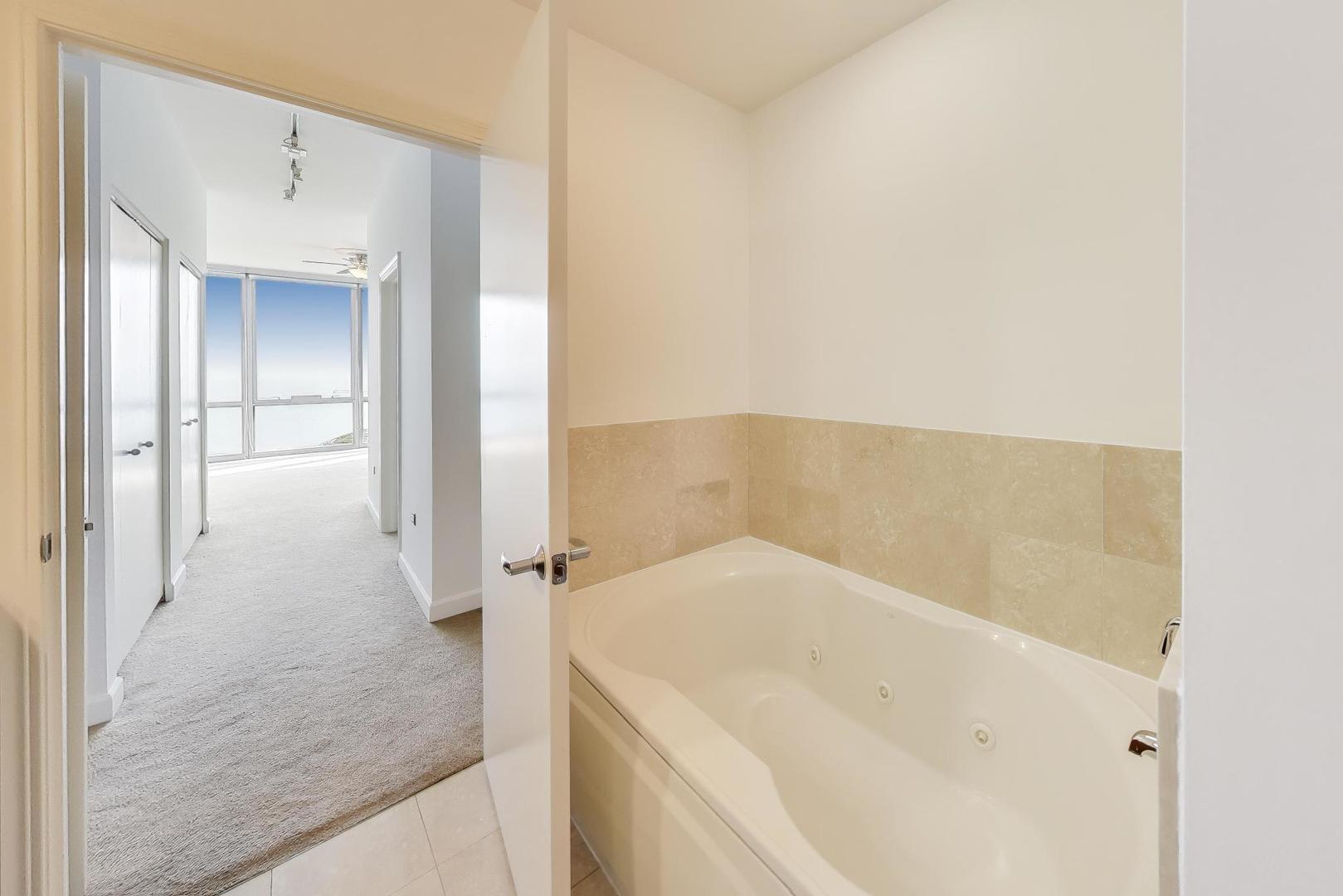 1211 S Prairie Avenue Unit: 2003