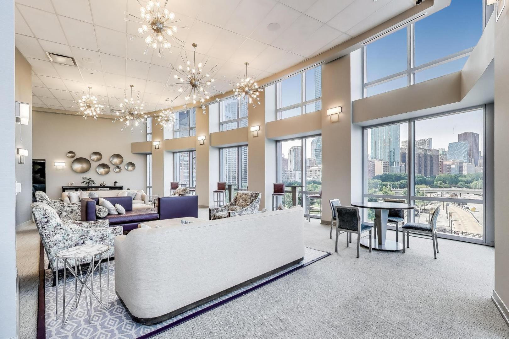 1211 S Prairie Avenue Unit: 2003