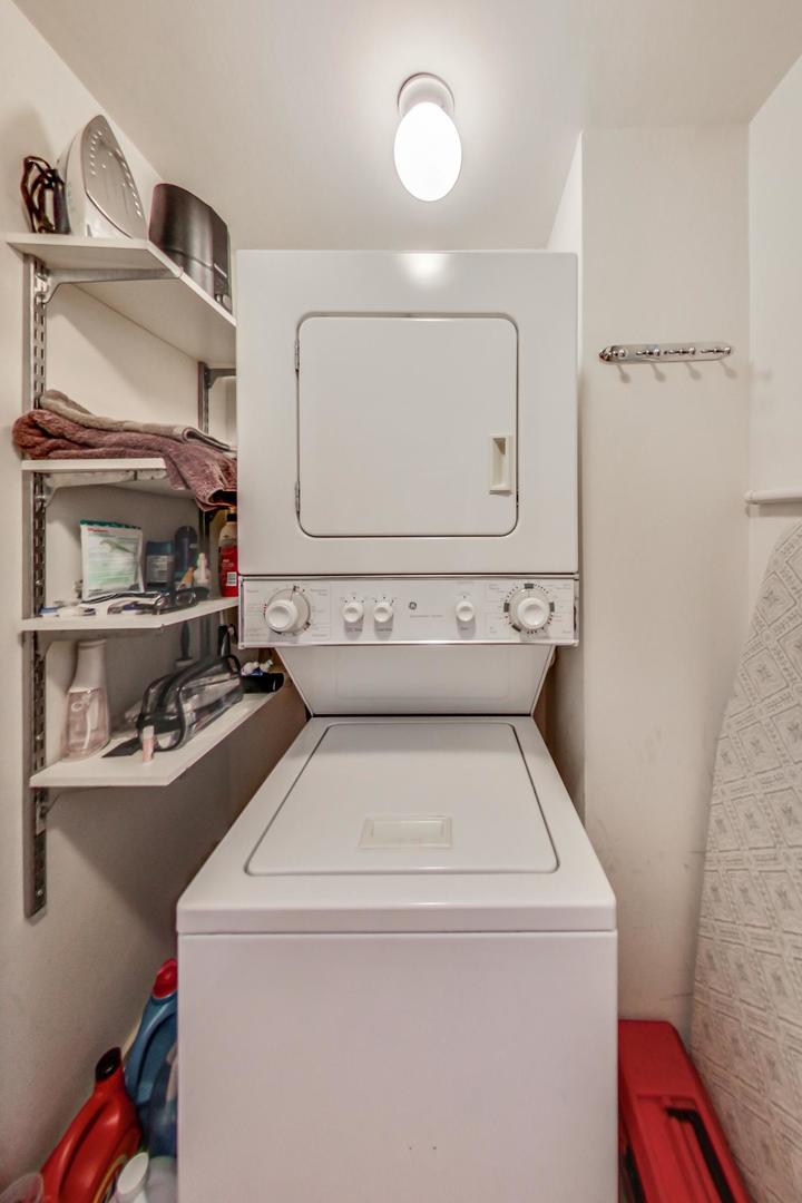 2300 N Commonwealth Avenue Unit: 2C