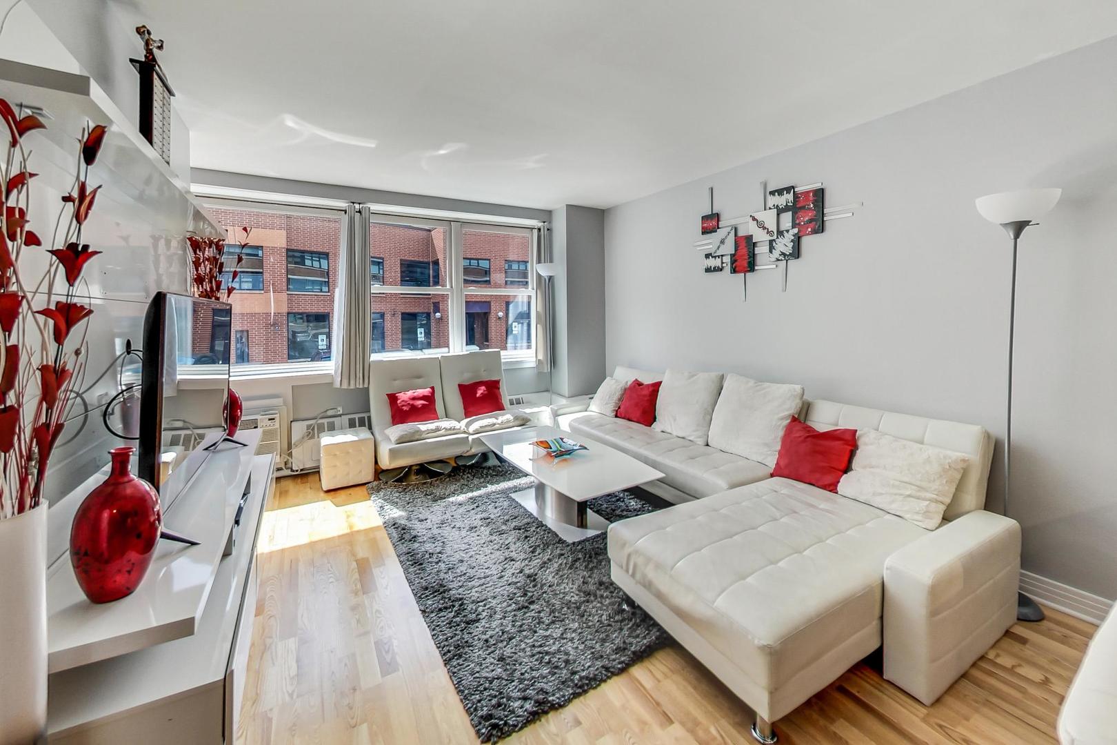 2300 N Commonwealth Avenue Unit: 2C