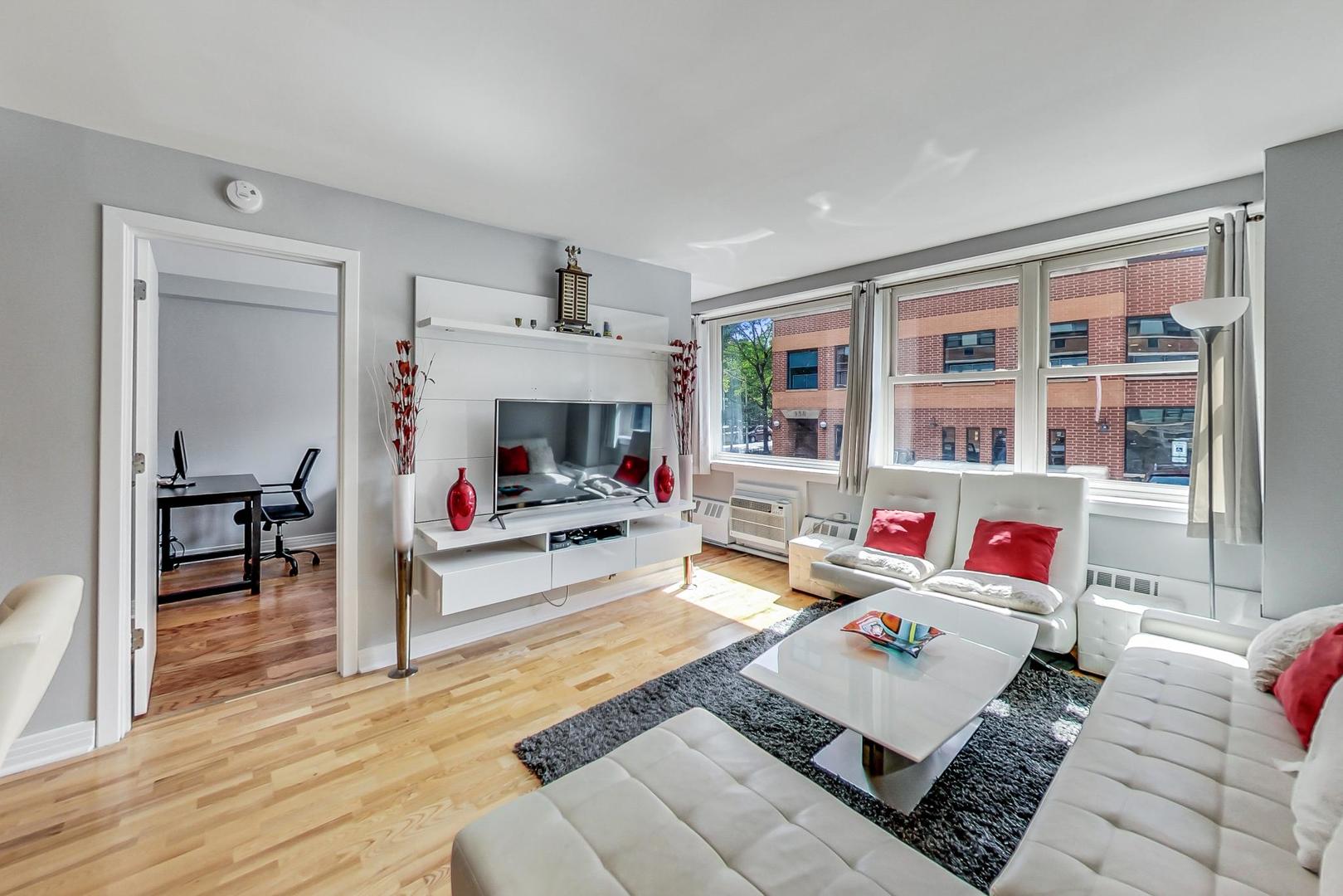 2300 N Commonwealth Avenue Unit: 2C