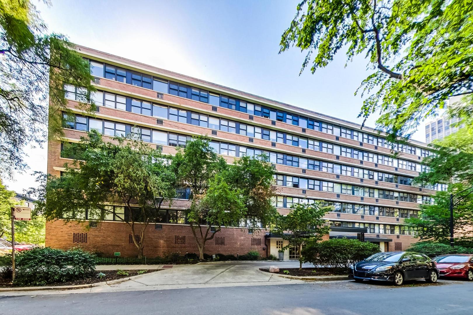 2300 N Commonwealth Avenue Unit: 2C