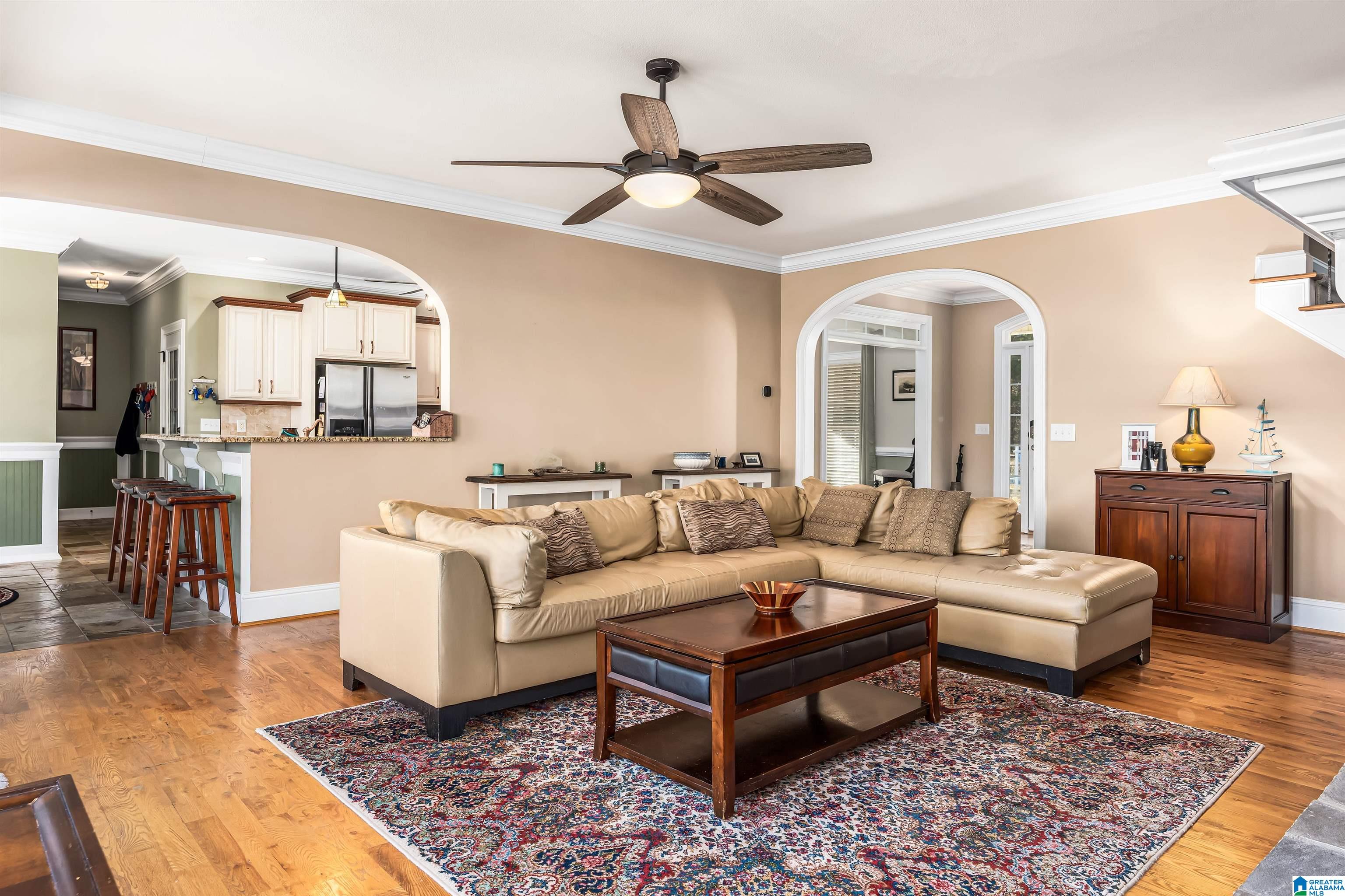 208 GRAND WAY