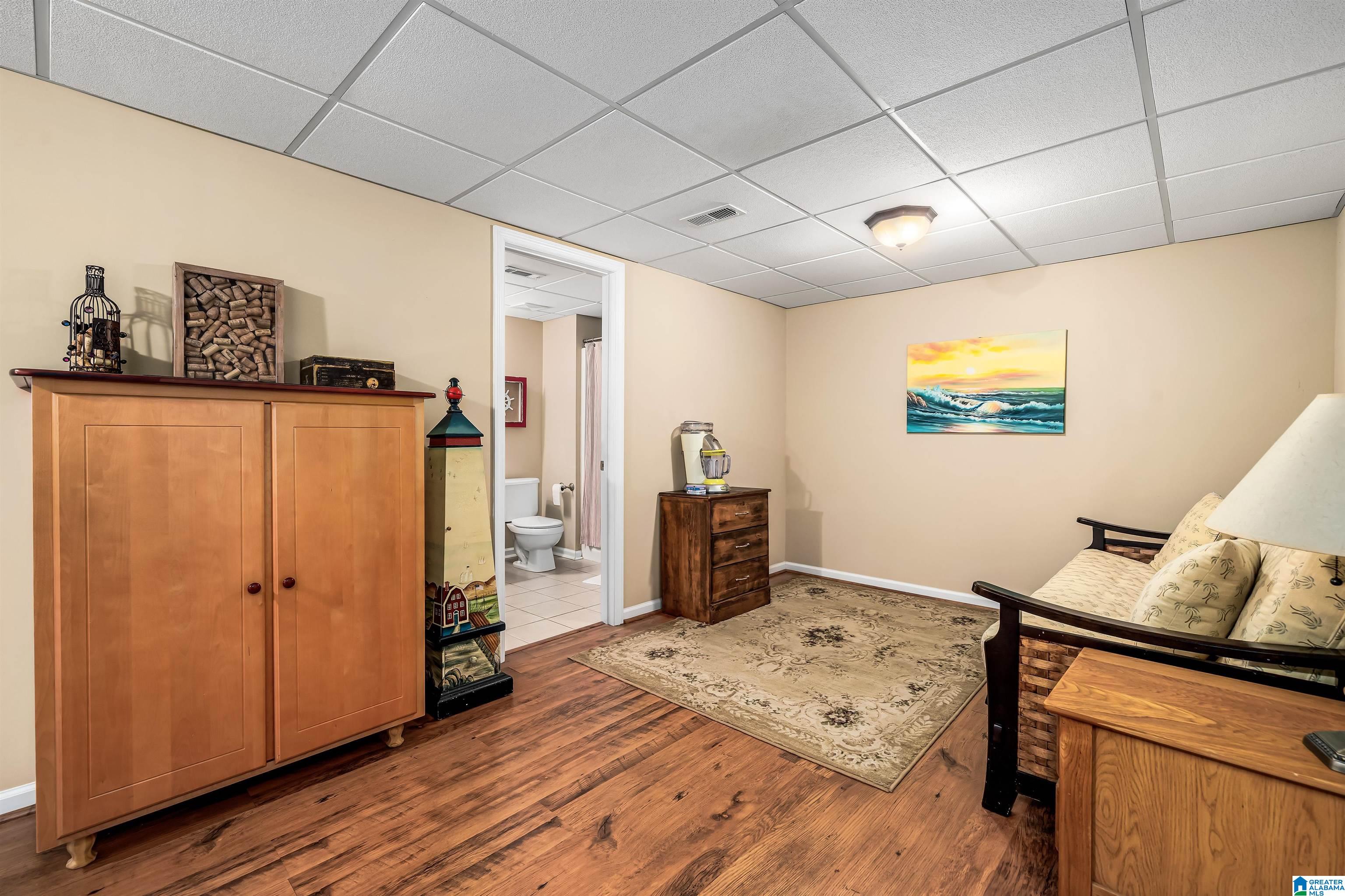 208 GRAND WAY