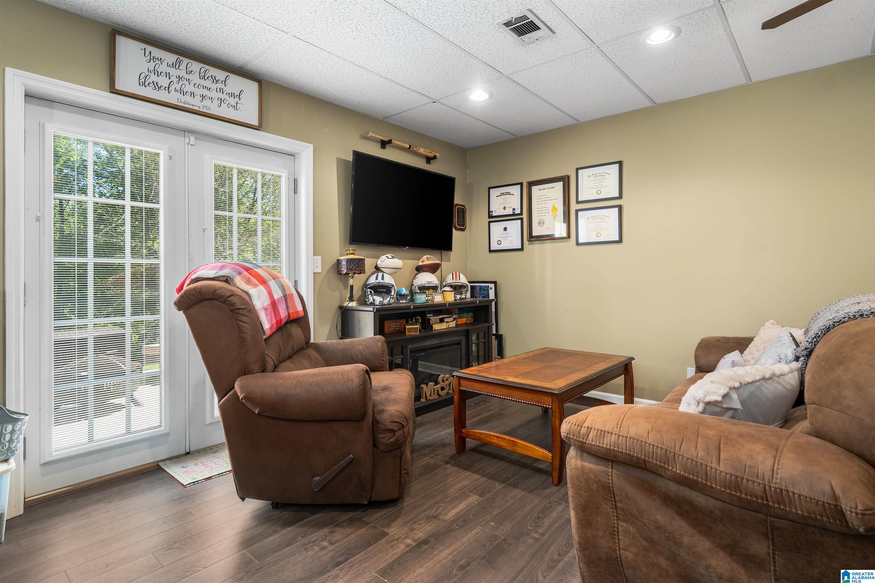 2067 HICKORY LANE