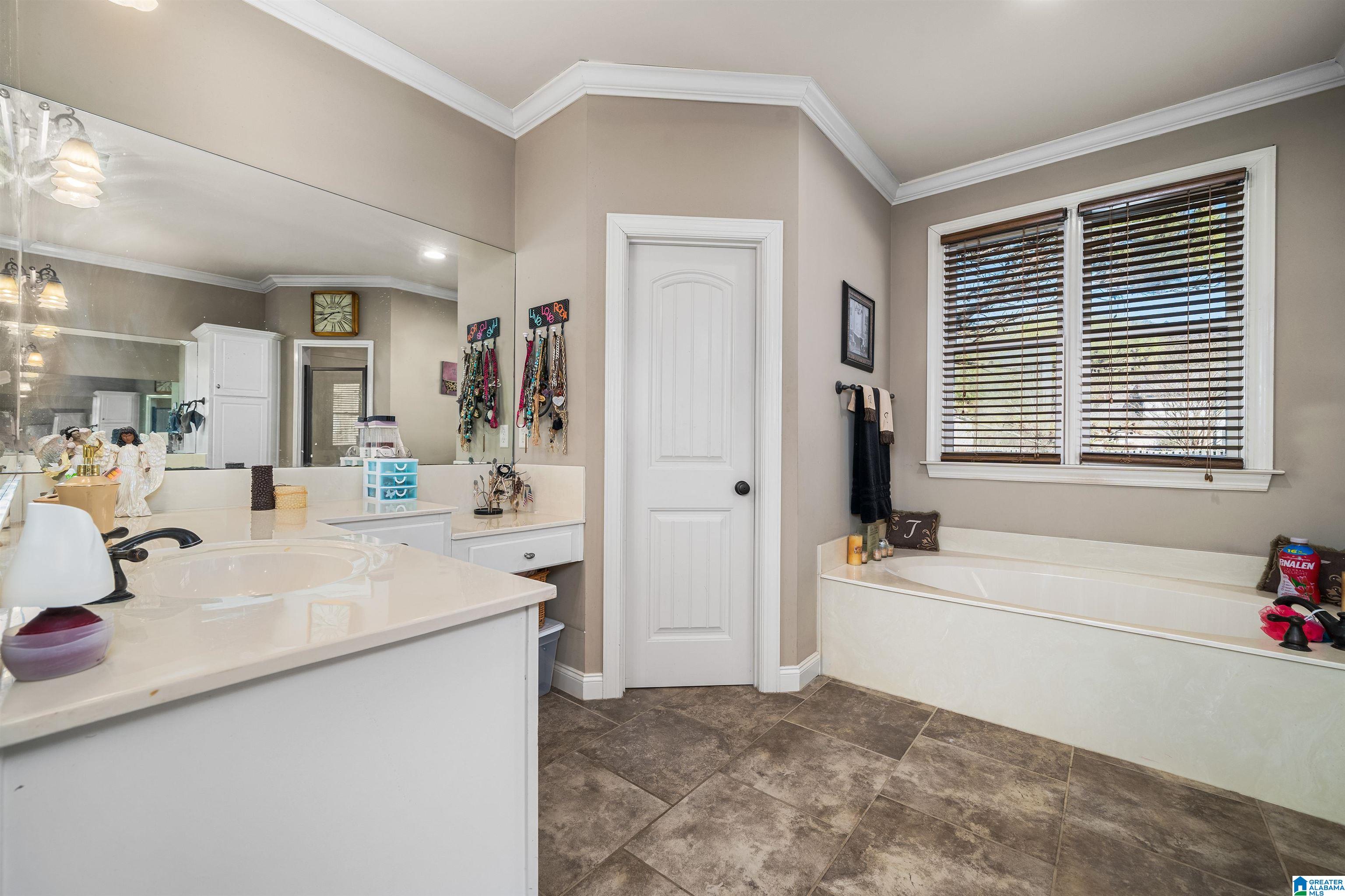 8049 LIZMORE LANE