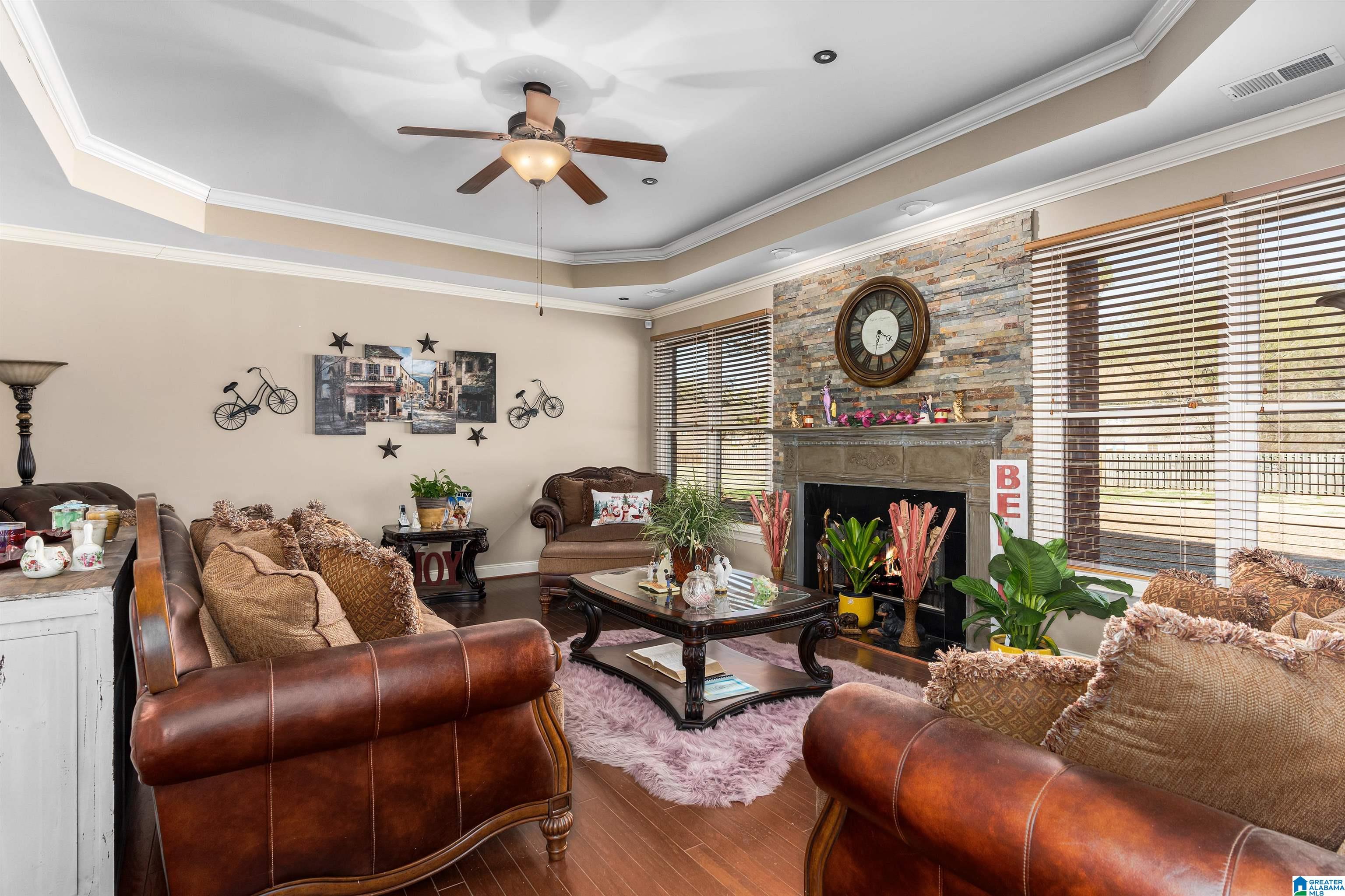 8049 LIZMORE LANE
