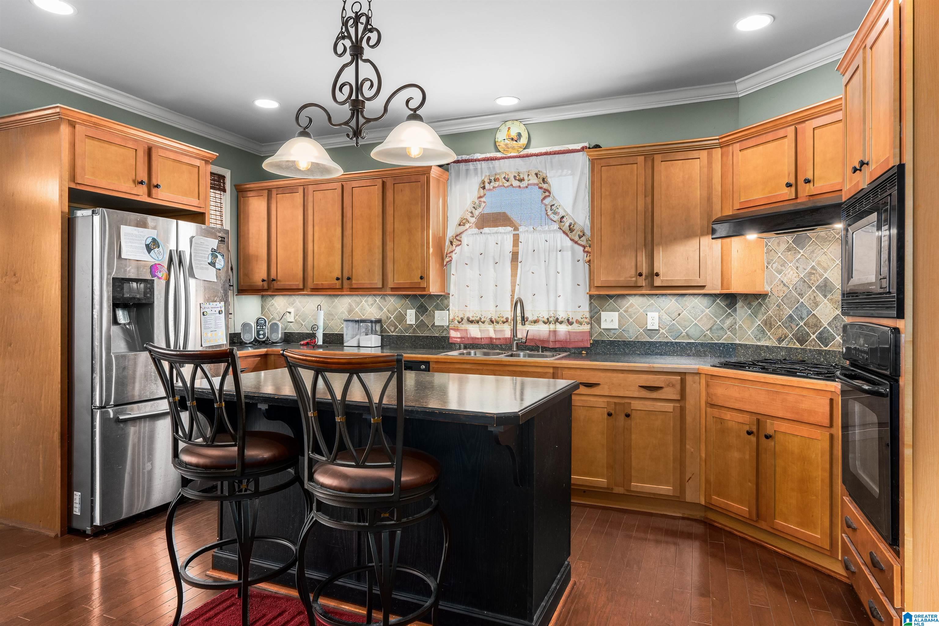 8049 LIZMORE LANE