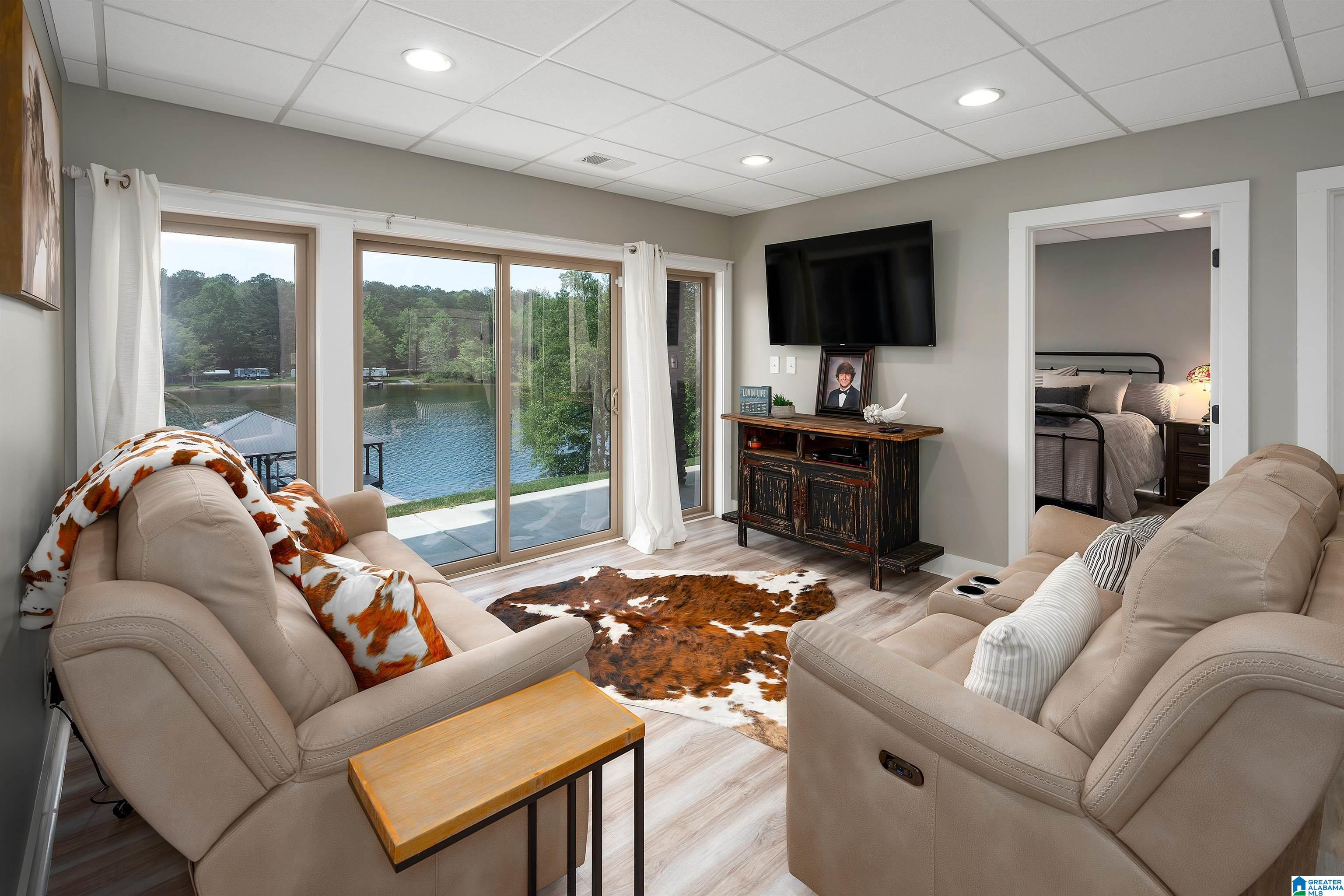 244 LAKESIDE LANE