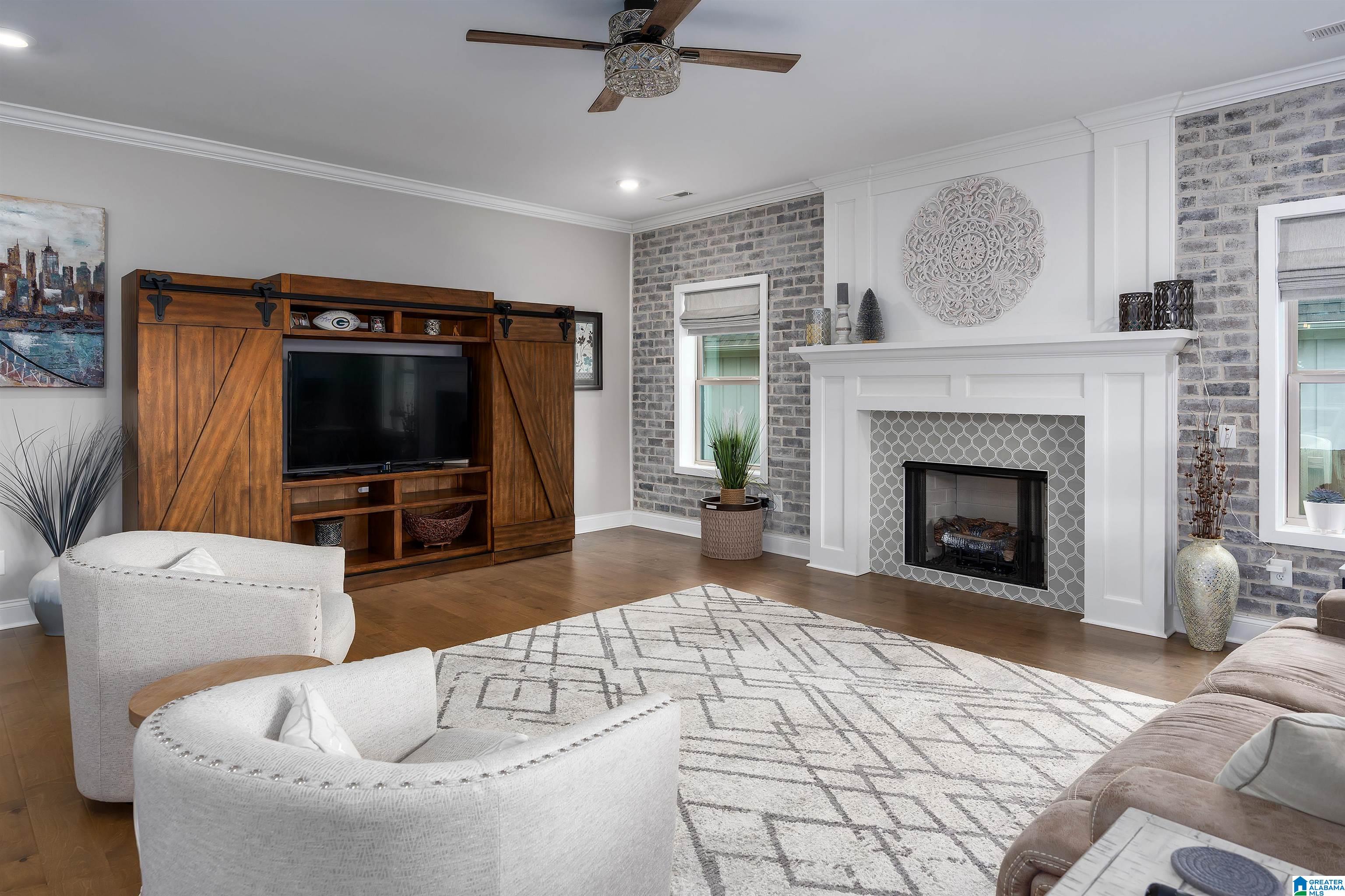 5709 LONG VIEW TRAIL