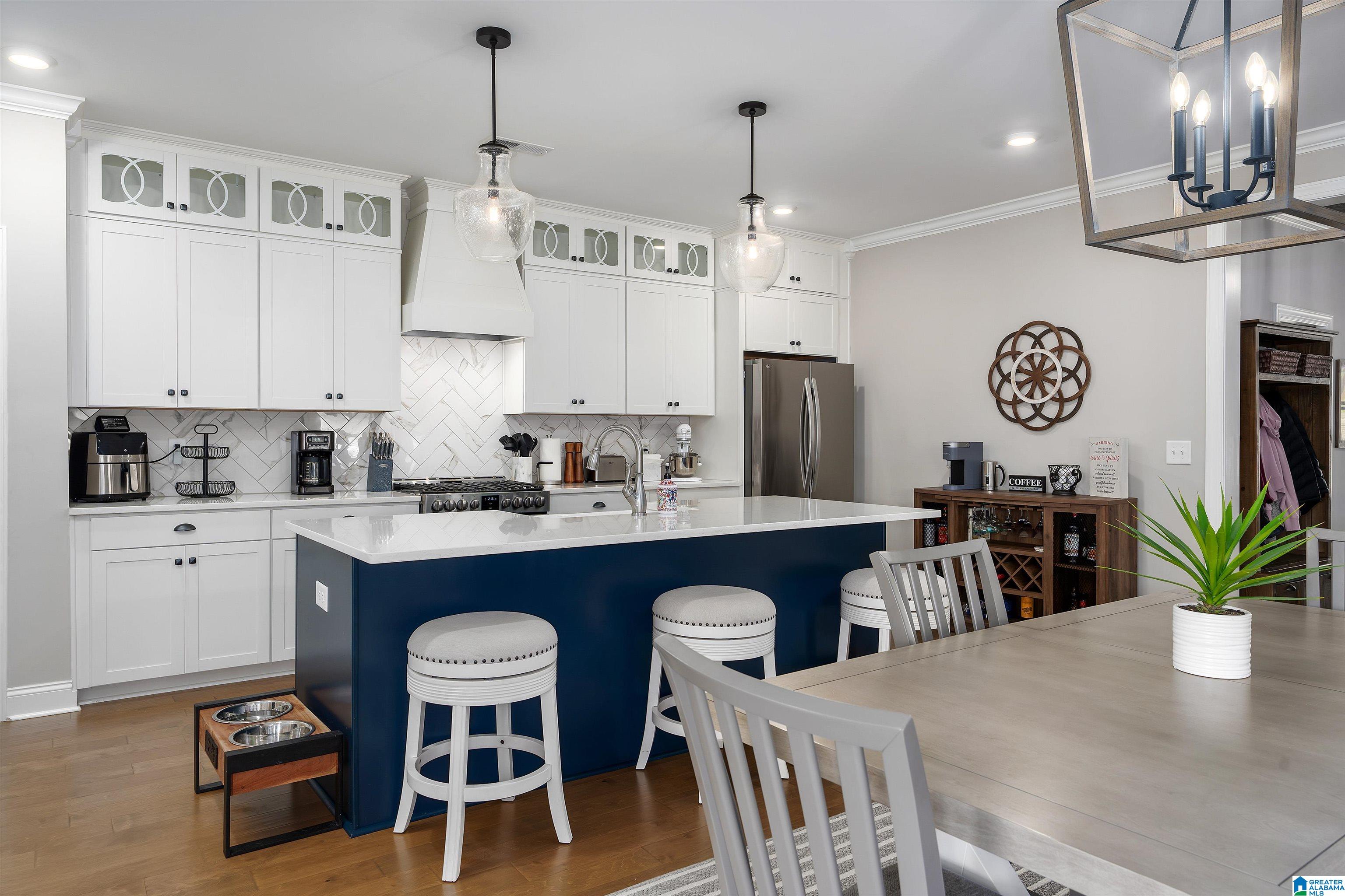 5709 LONG VIEW TRAIL