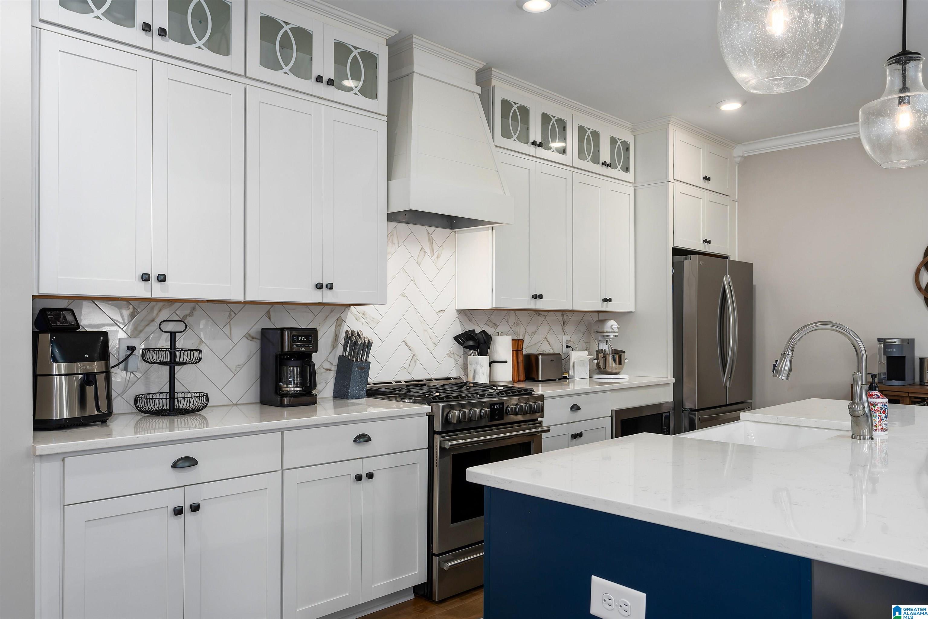 5709 LONG VIEW TRAIL