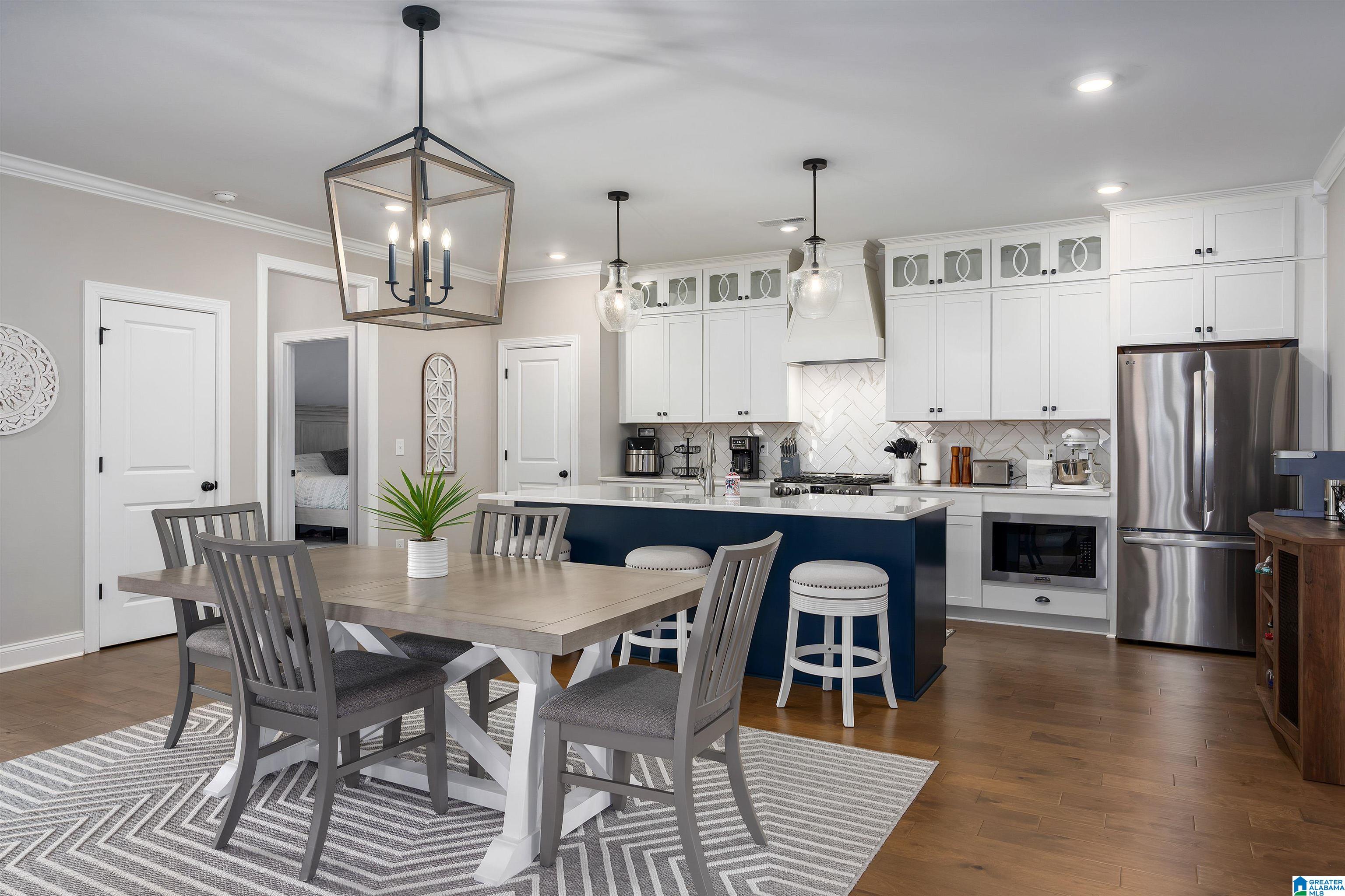 5709 LONG VIEW TRAIL