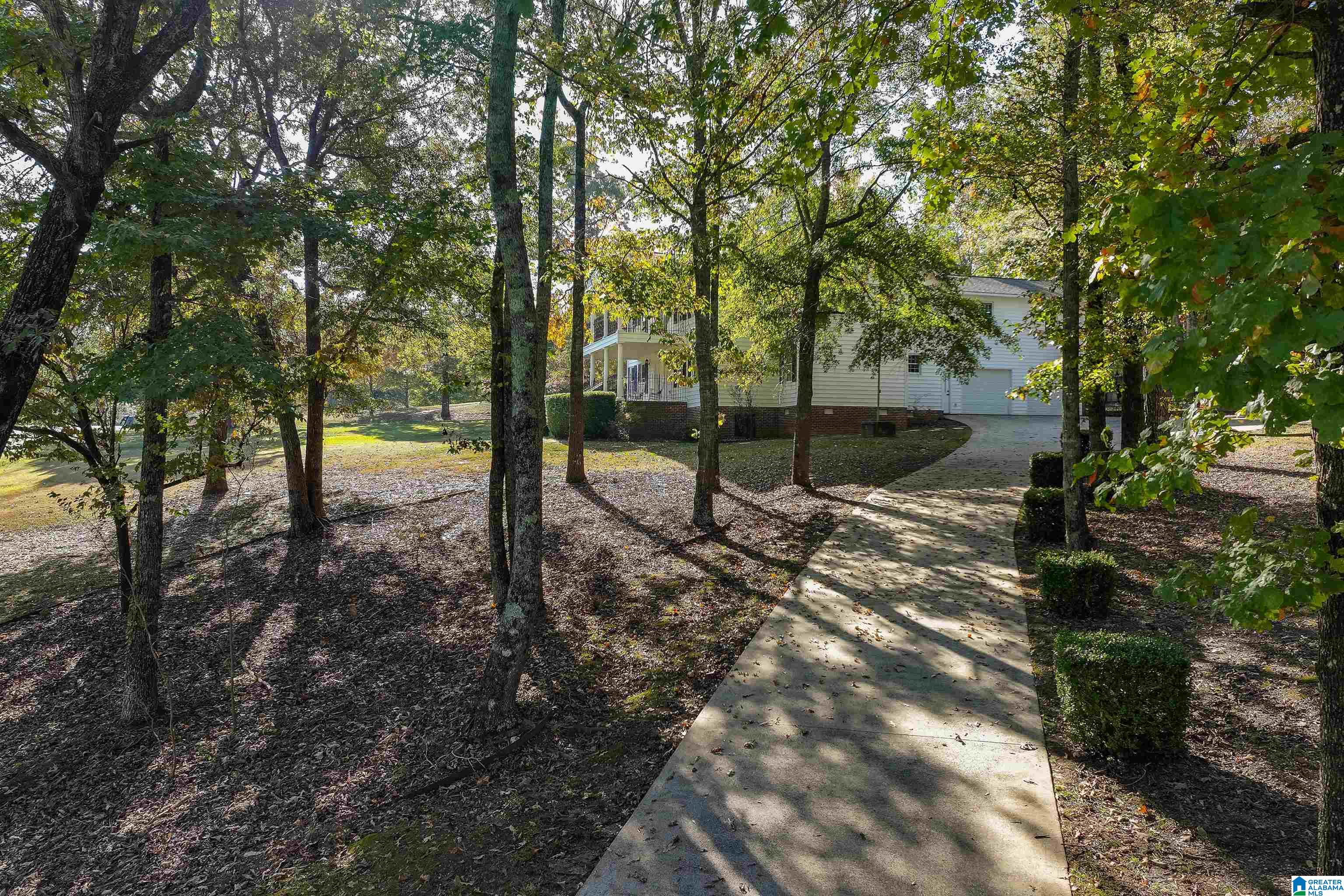 454 EAGLE POINTE DRIVE