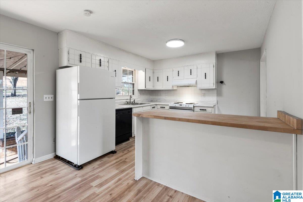 85 WOODMONT LANE