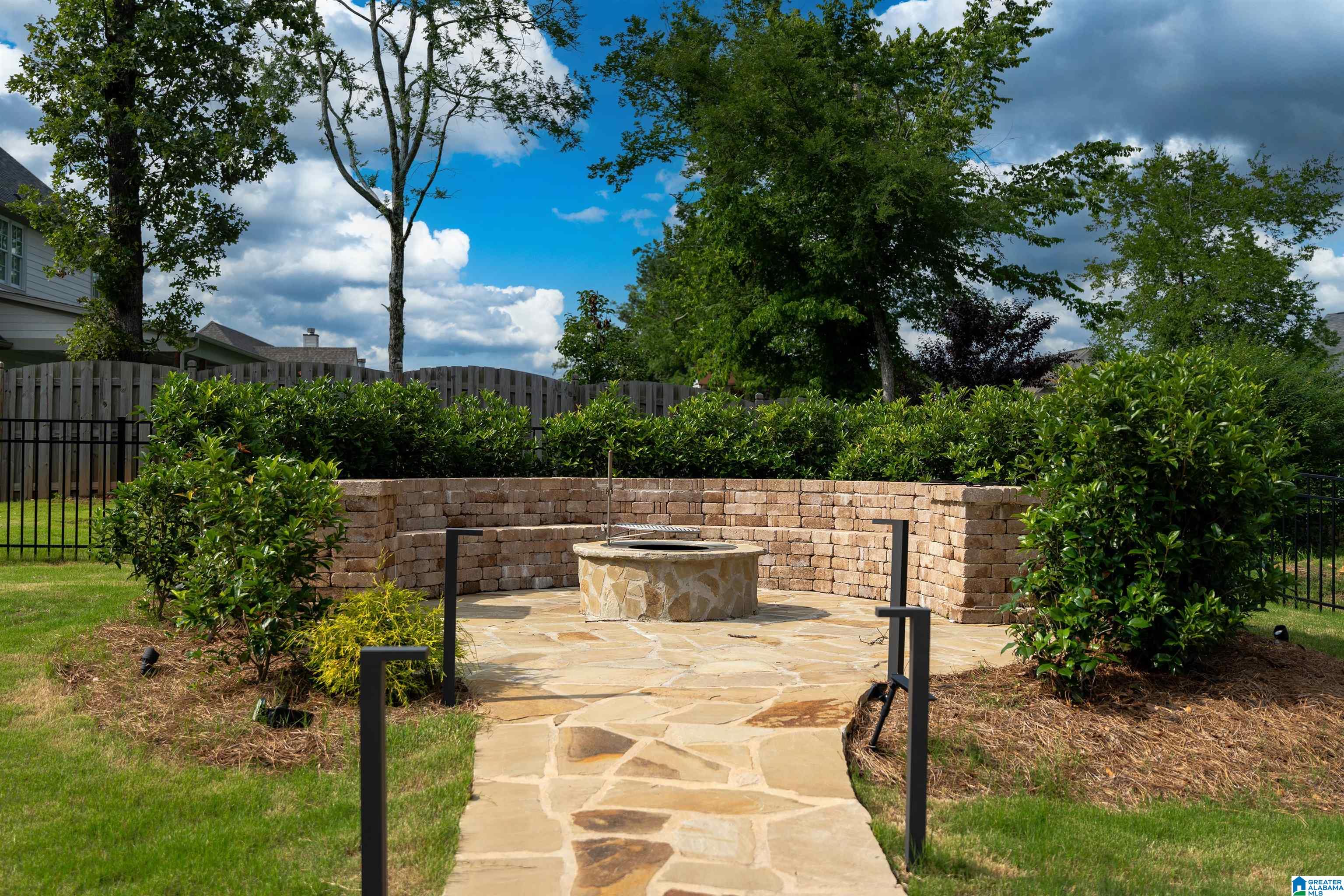 5815 DEERFOOT COURT