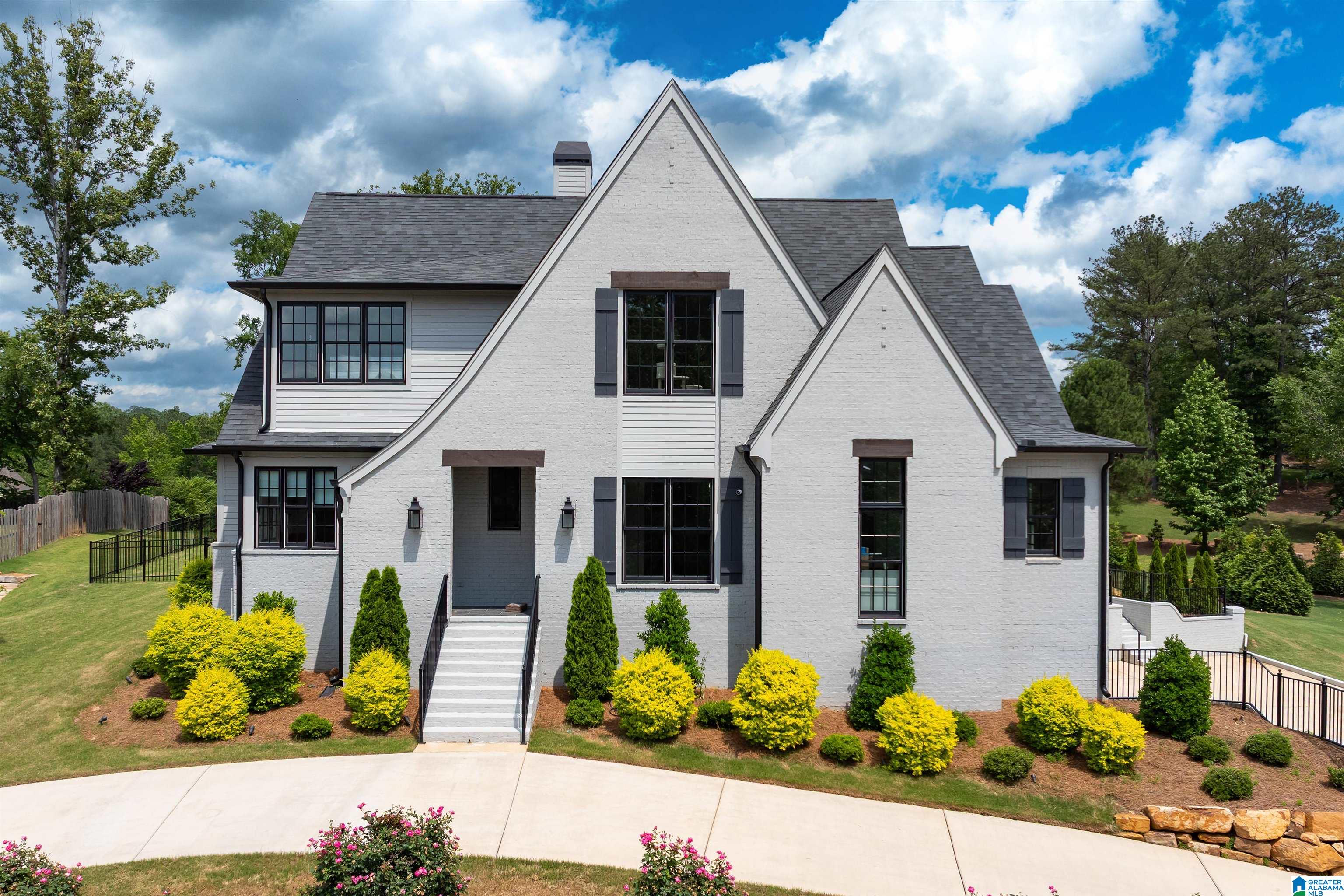 5815 DEERFOOT COURT