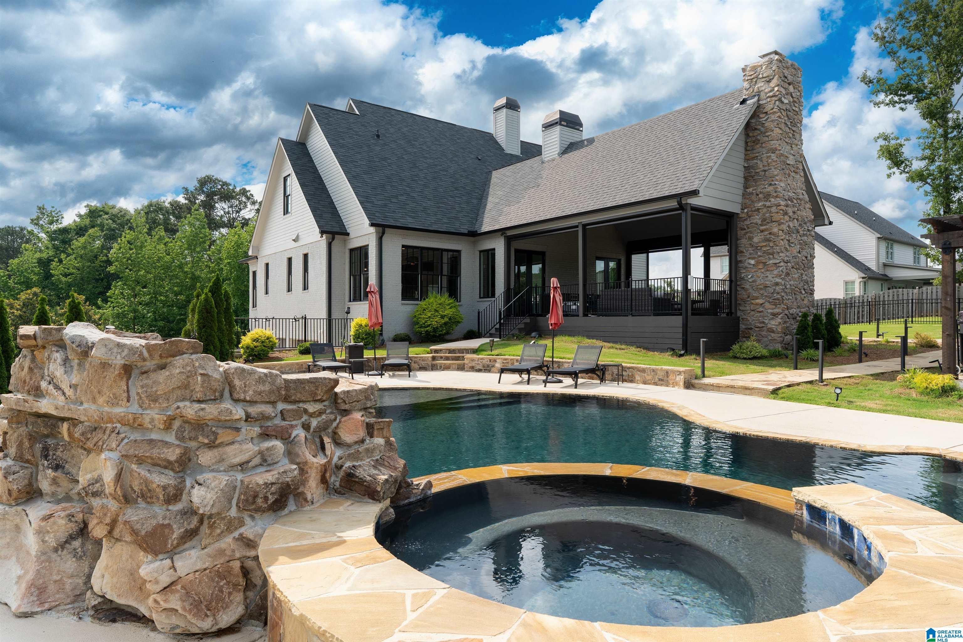 5815 DEERFOOT COURT