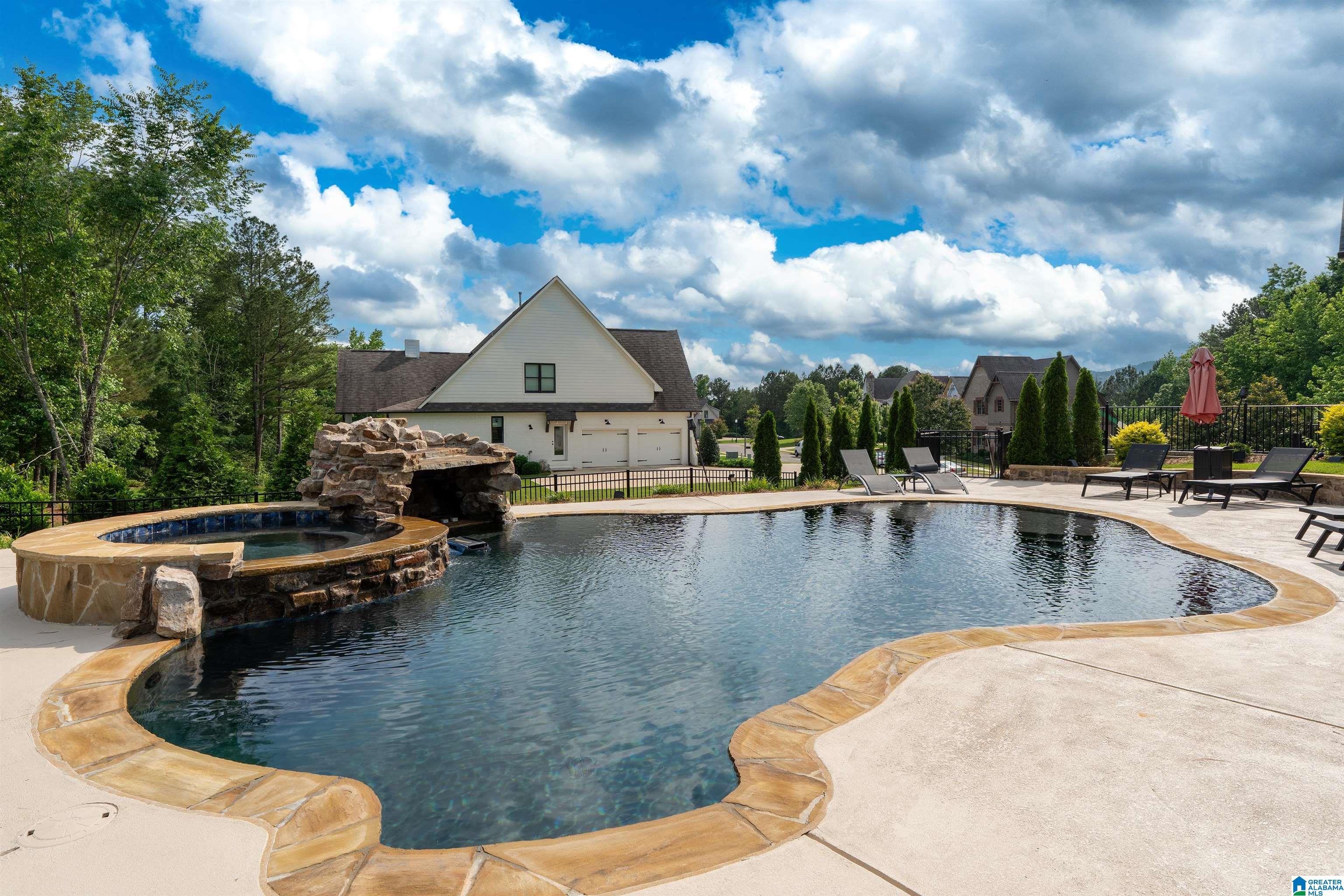 5815 DEERFOOT COURT