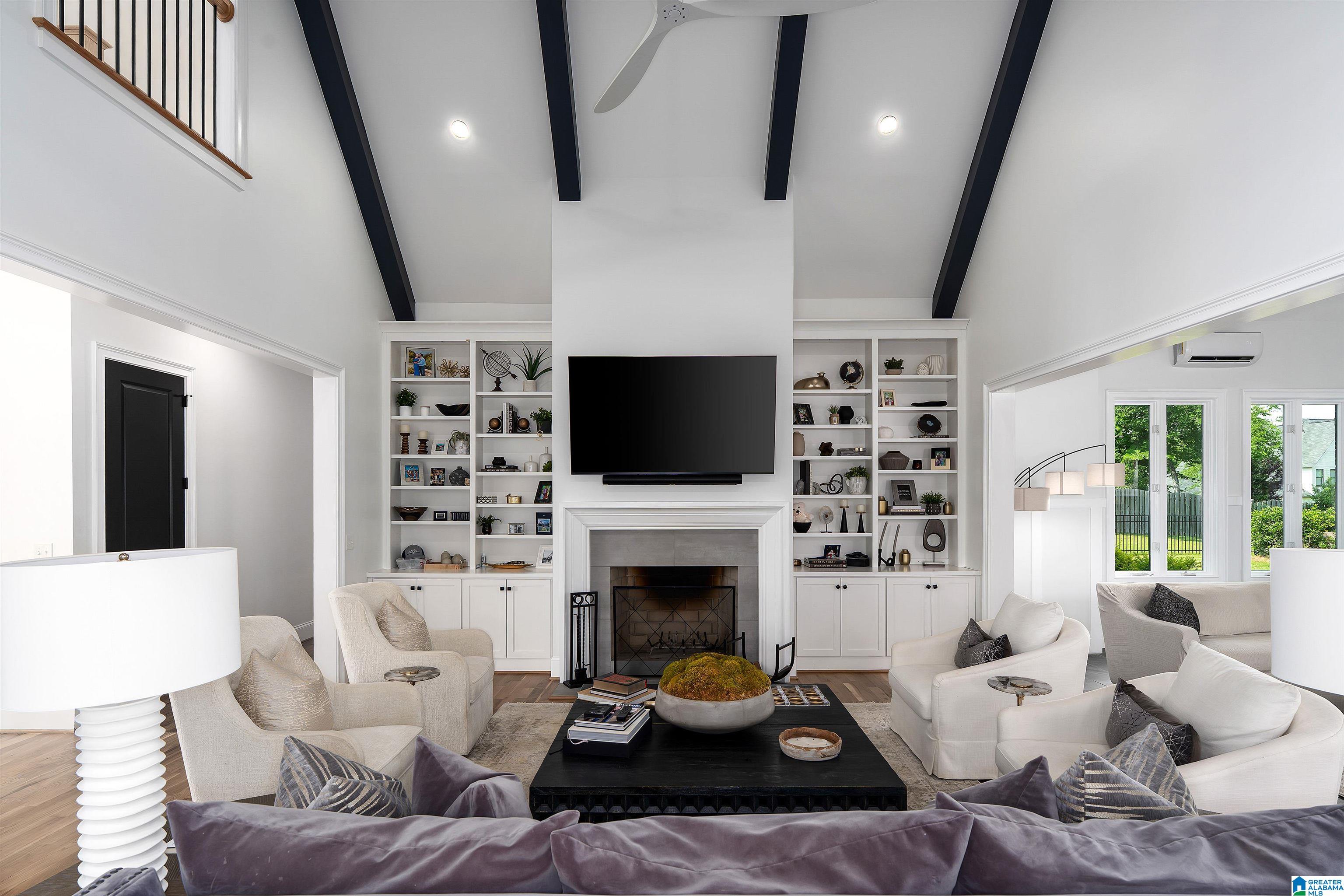 5815 DEERFOOT COURT