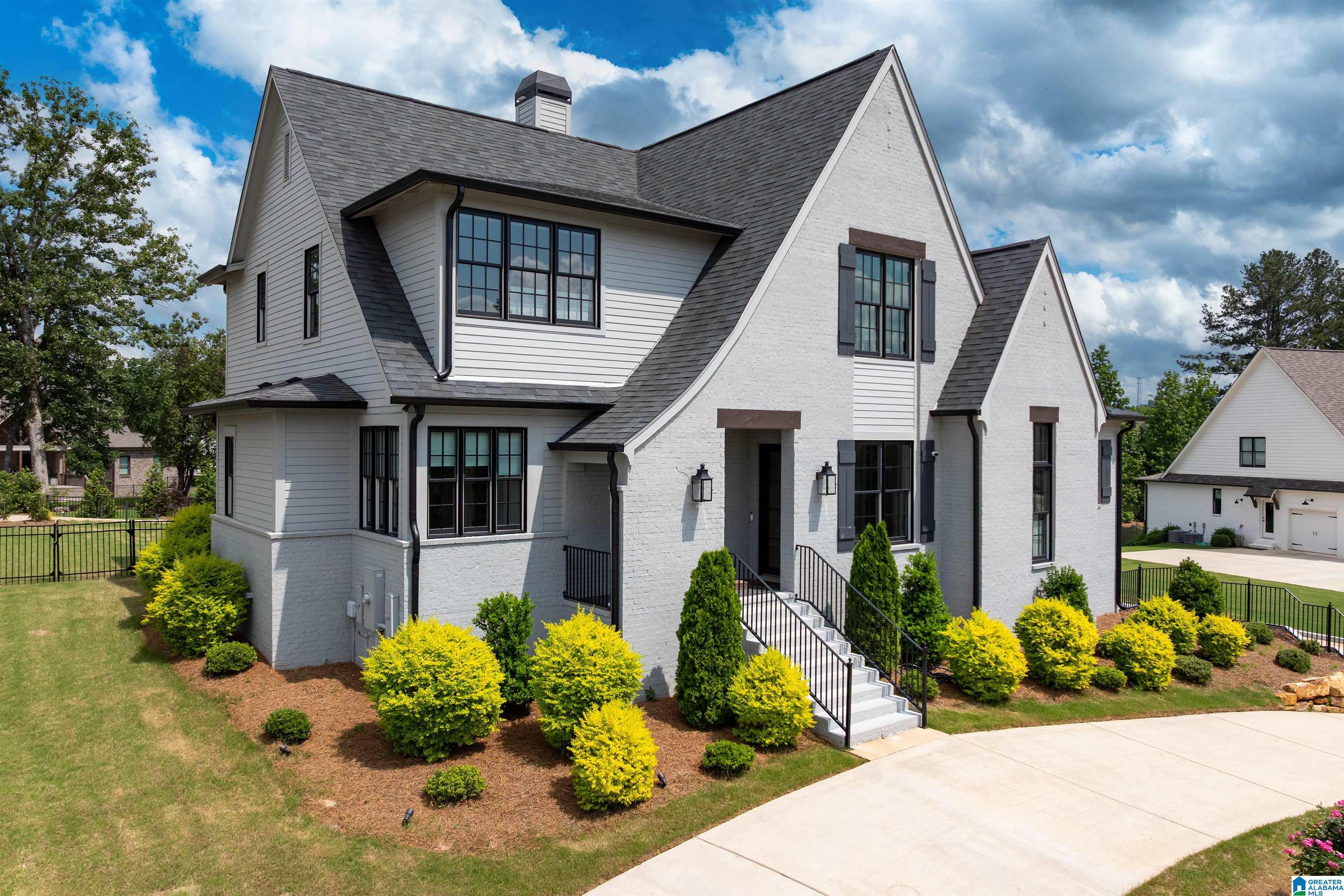 5815 DEERFOOT COURT