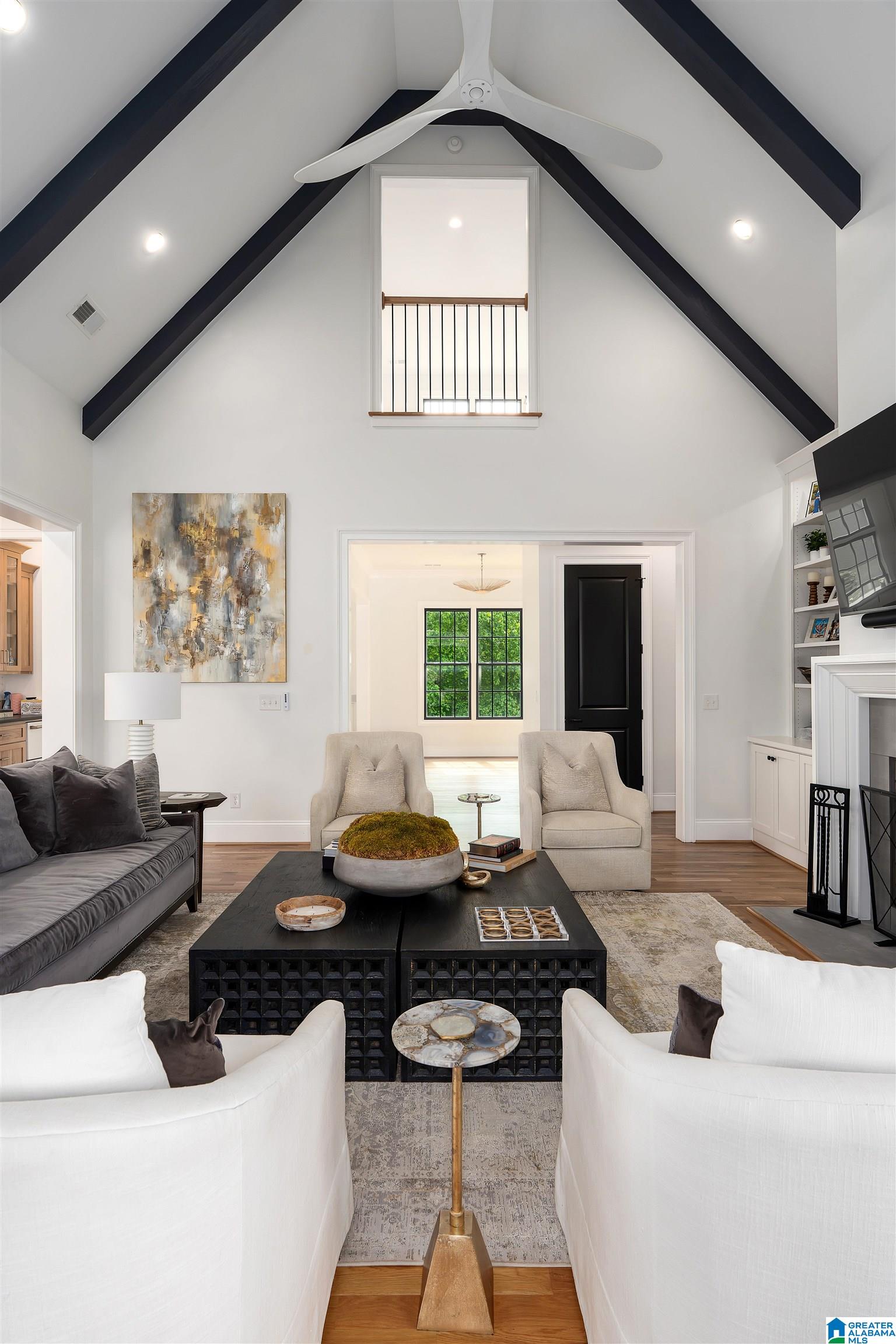 5815 DEERFOOT COURT