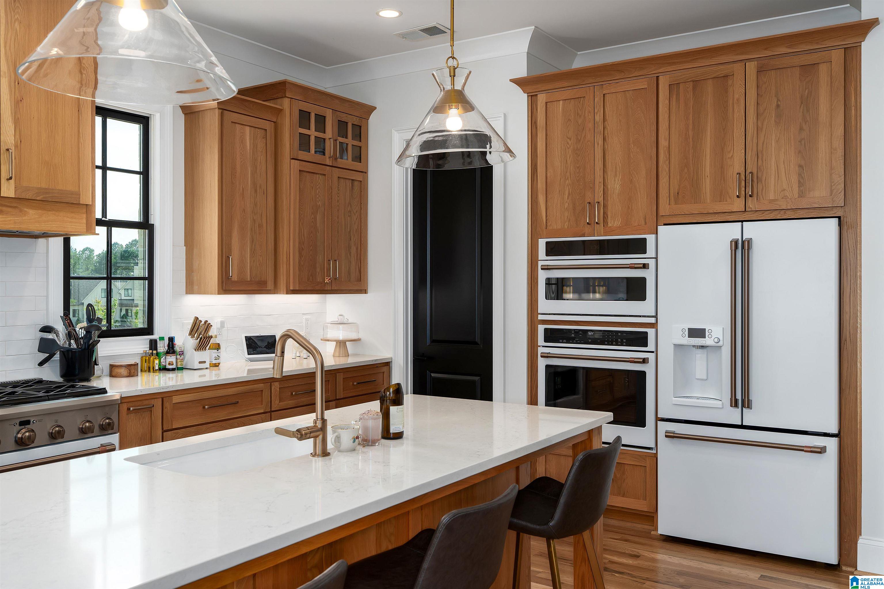 5815 DEERFOOT COURT