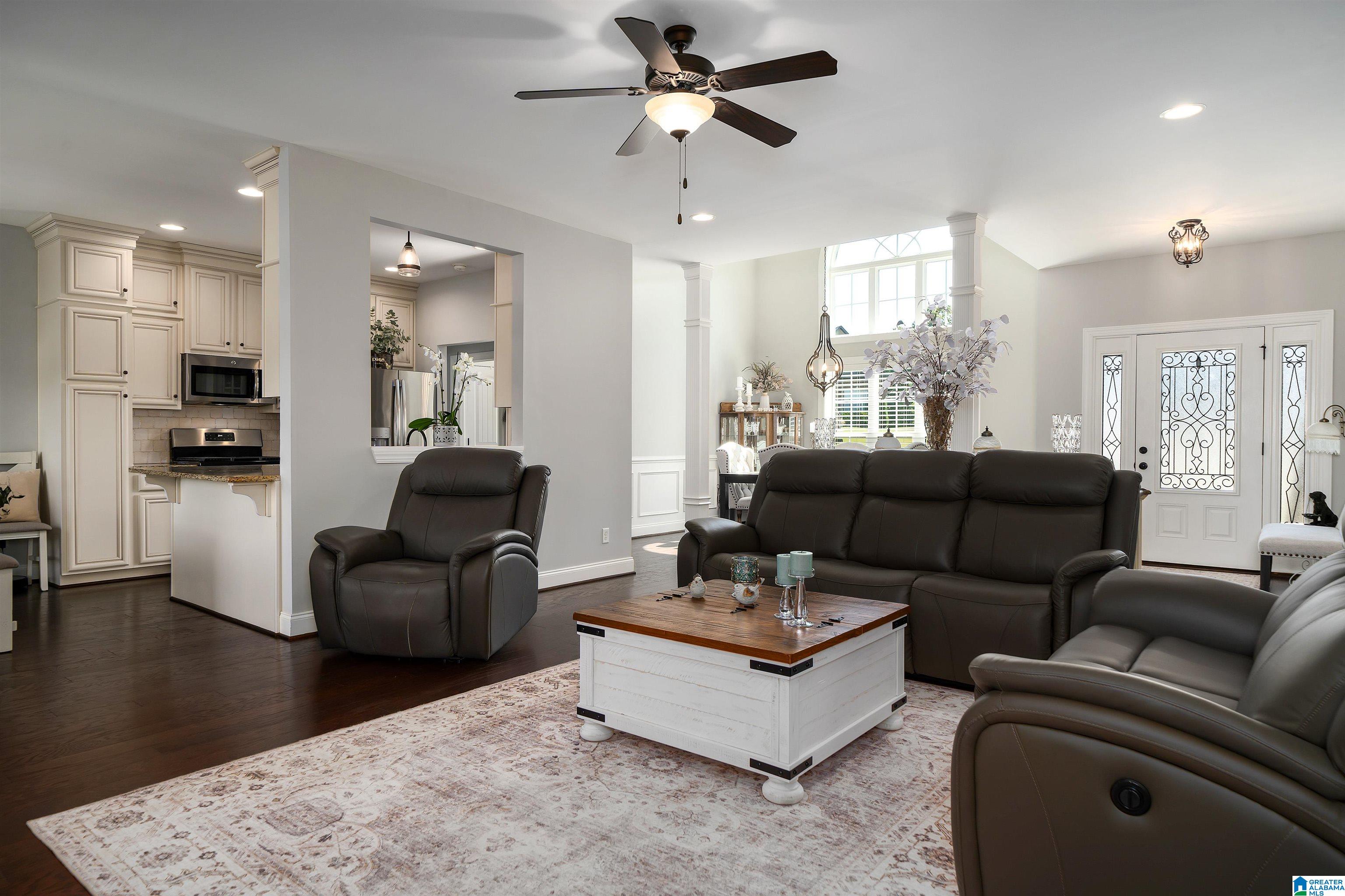 295 LAKESIDE DRIVE