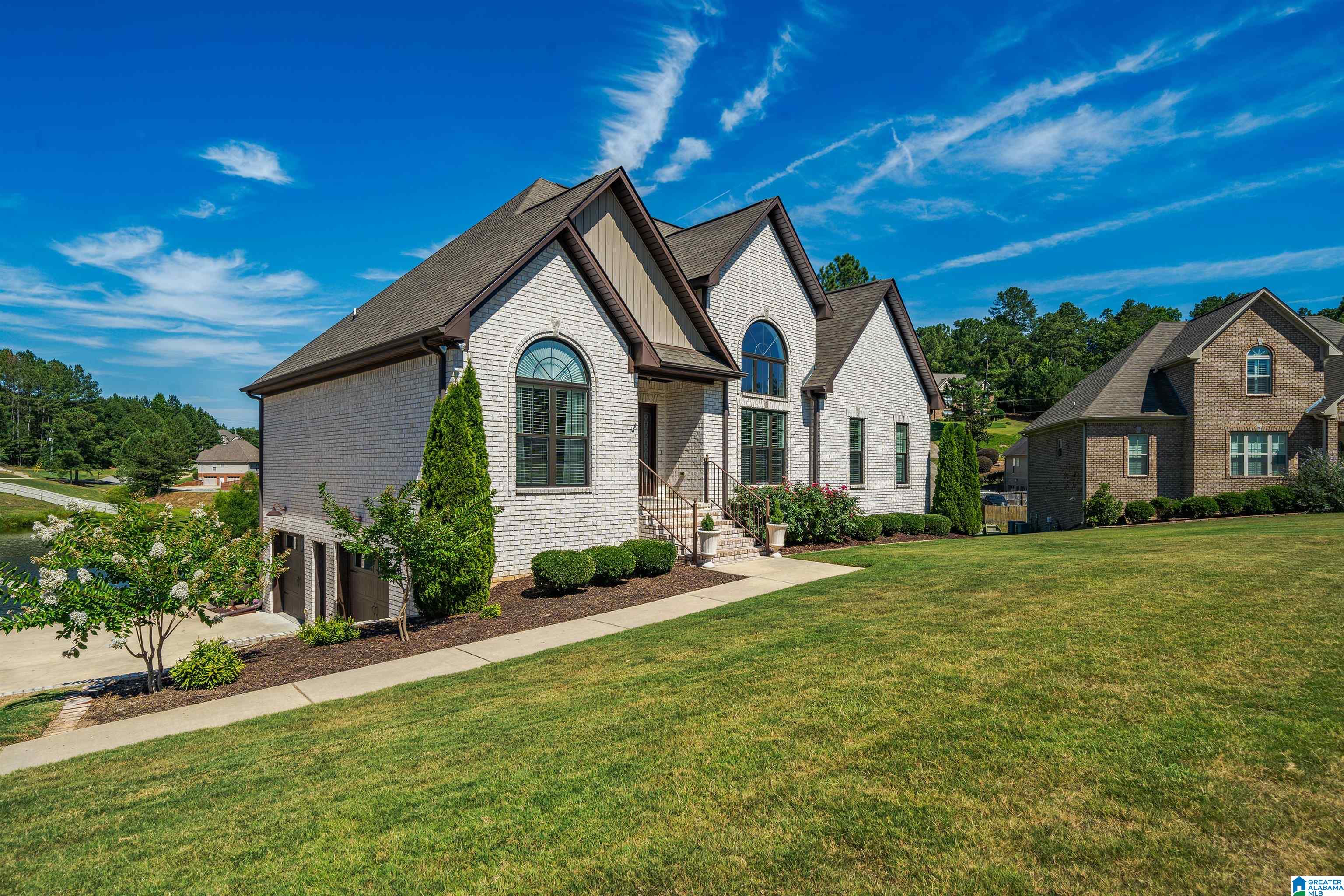 295 LAKESIDE DRIVE