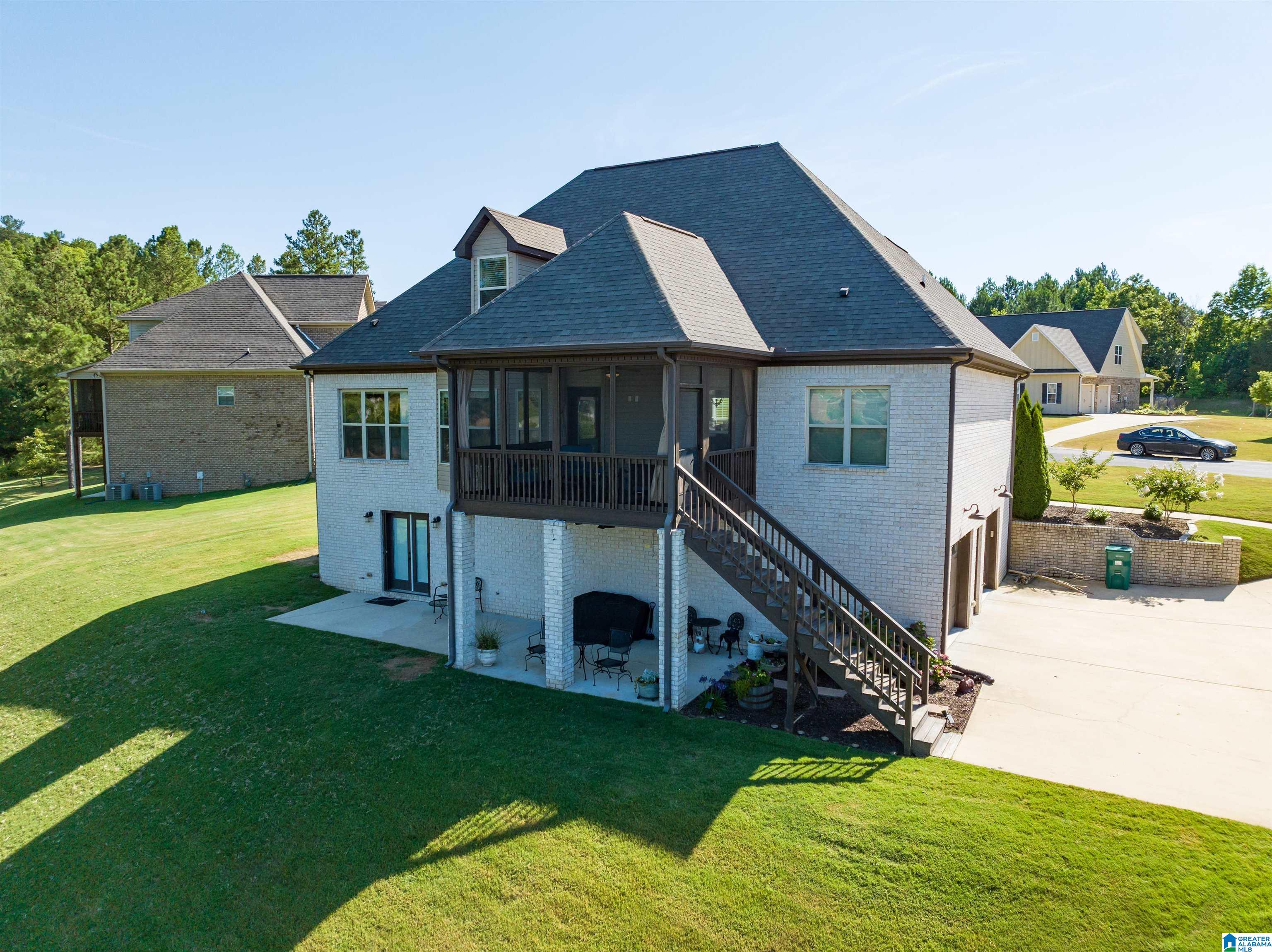 295 LAKESIDE DRIVE