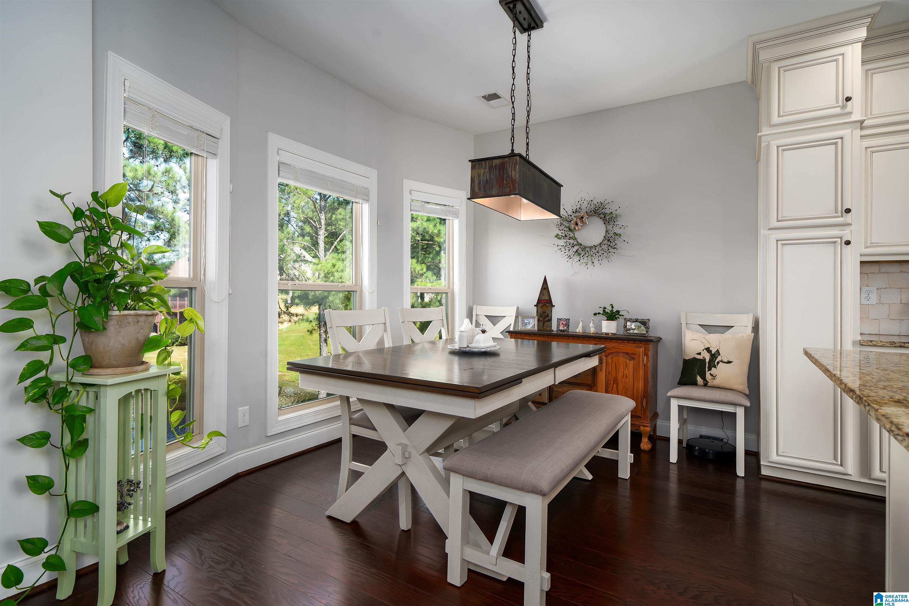 295 LAKESIDE DRIVE