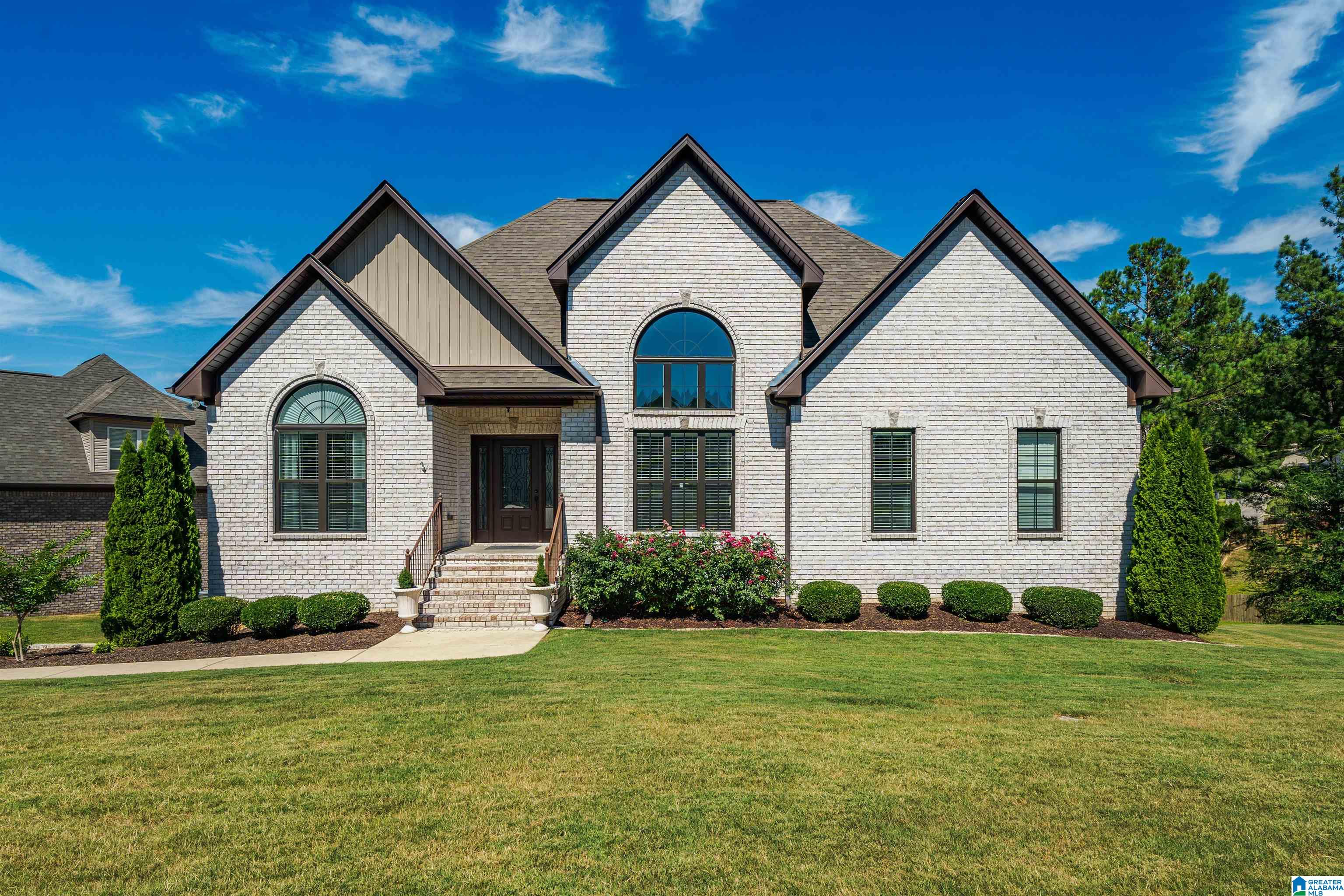 295 LAKESIDE DRIVE