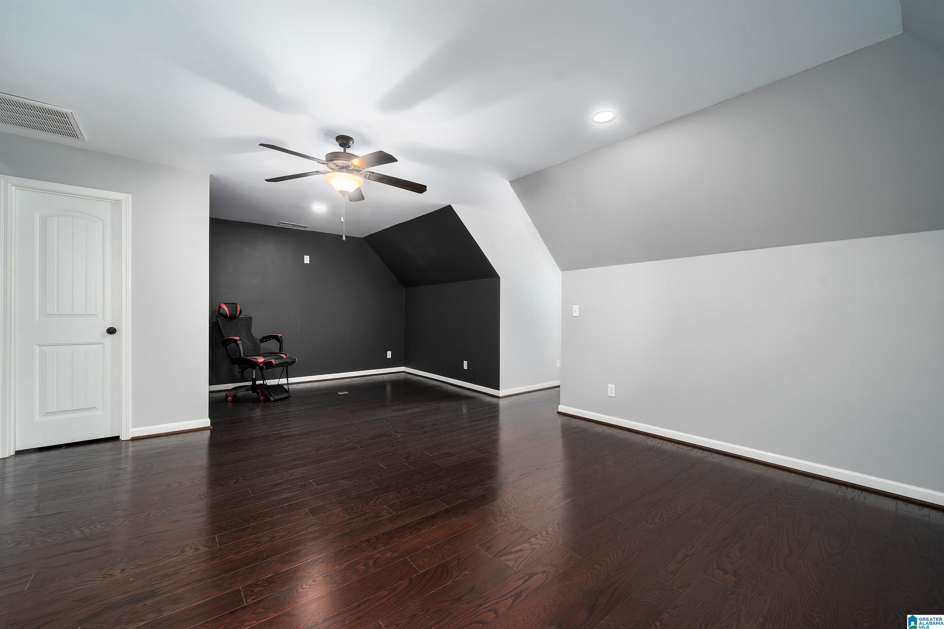 295 LAKESIDE DRIVE