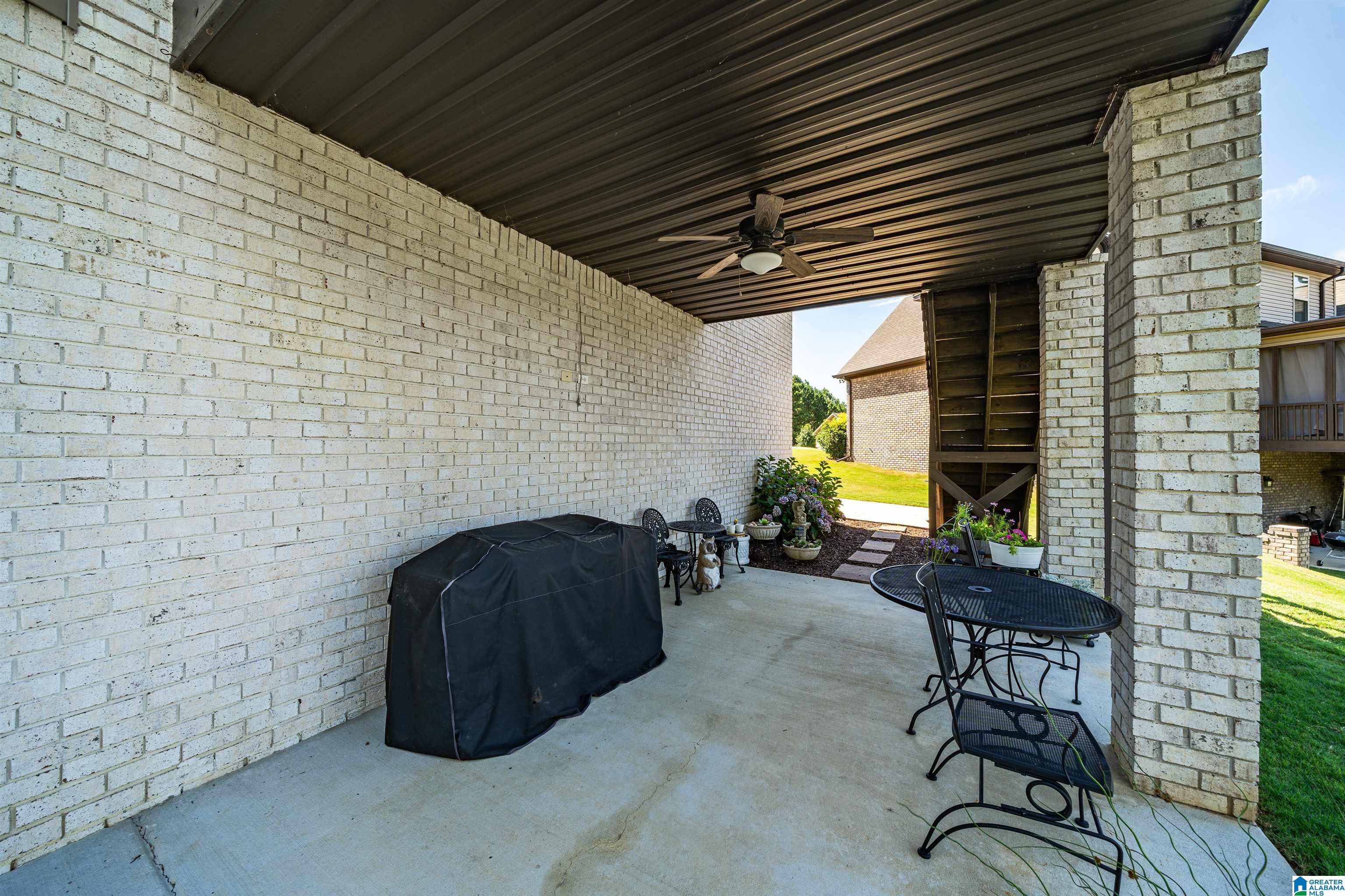 295 LAKESIDE DRIVE