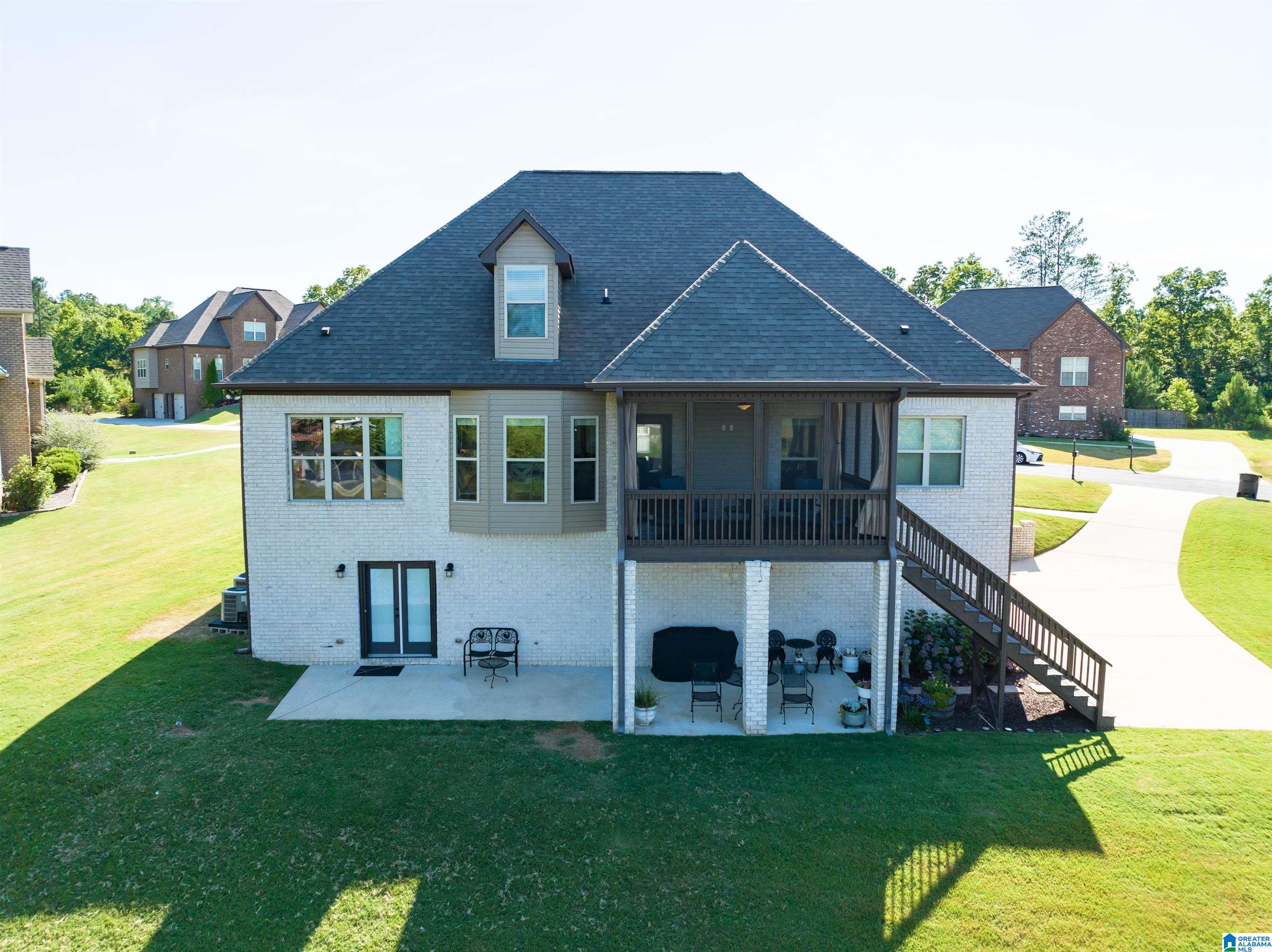 295 LAKESIDE DRIVE