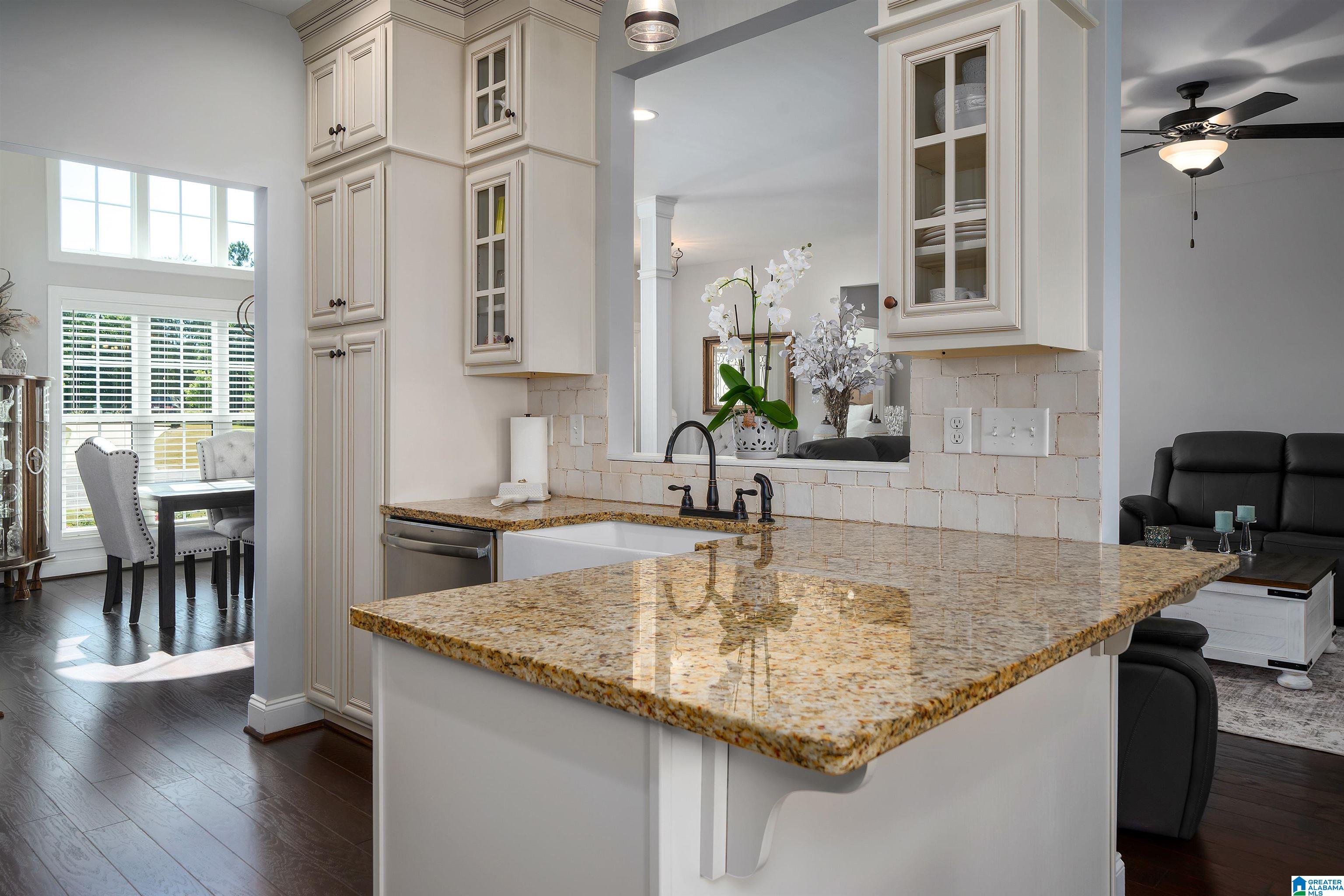 295 LAKESIDE DRIVE