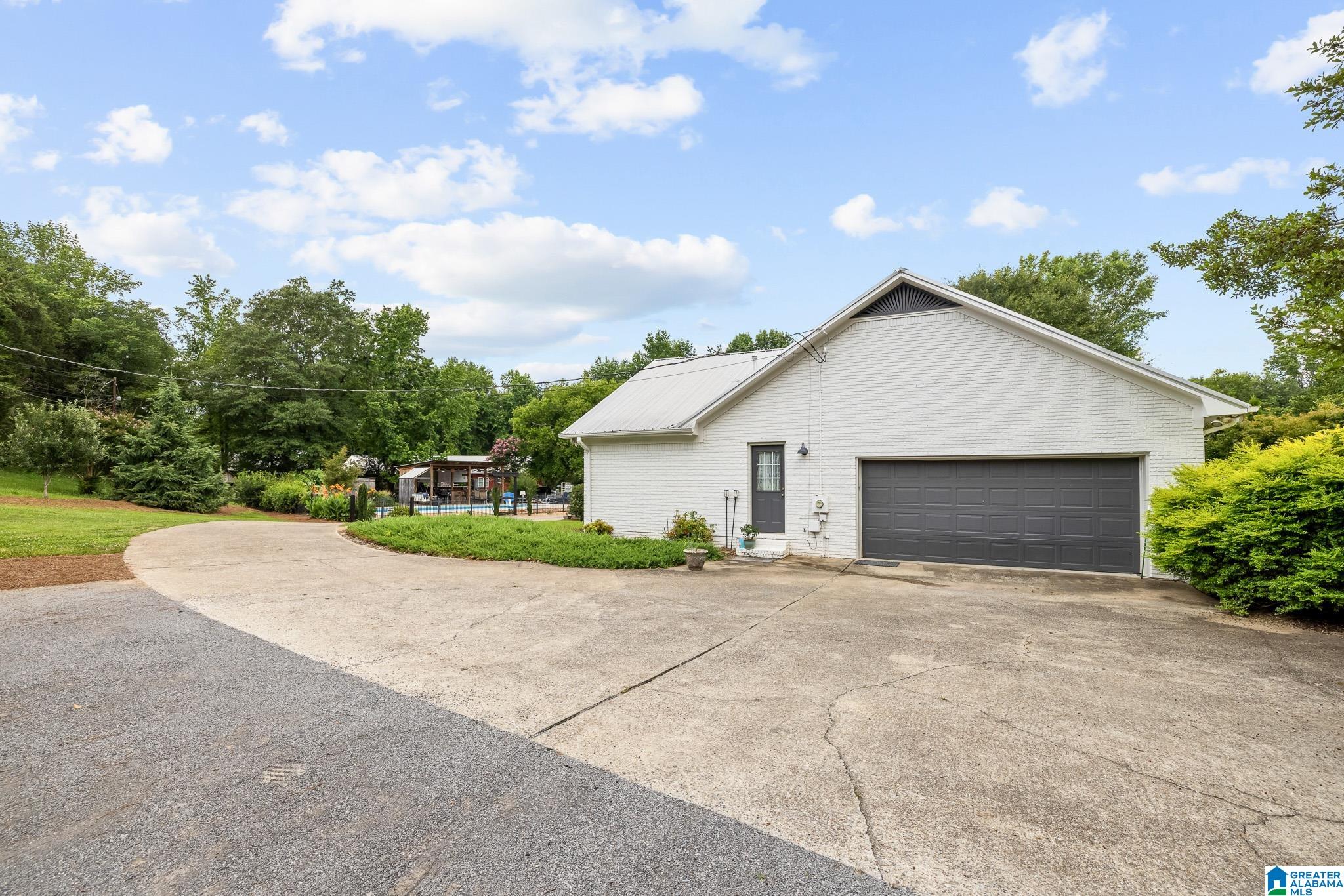 863 MURPHREES VALLEY ROAD